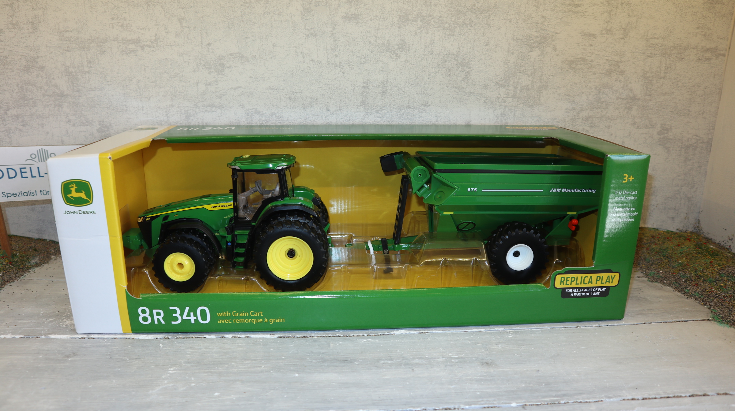 Ertl 85055 in 1:32,  John Deere 8R 340 Dual mit Überladewagen 875, US-Modell, NEU in OVP