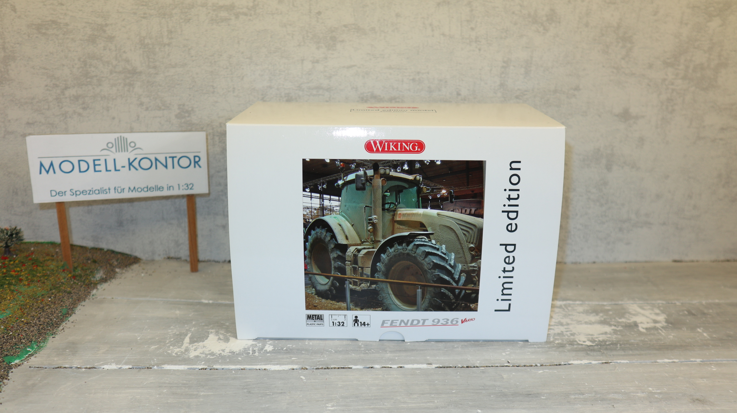 Wiking 077301 in 1:32, Fendt 936 Max Wild dirty , NEU in OVP