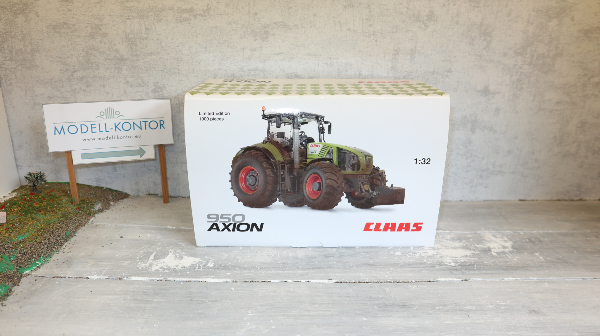 Wiking 077863 in 1:32,  Claas Axion 950 dirty ZLF 2012, NEU in OVP