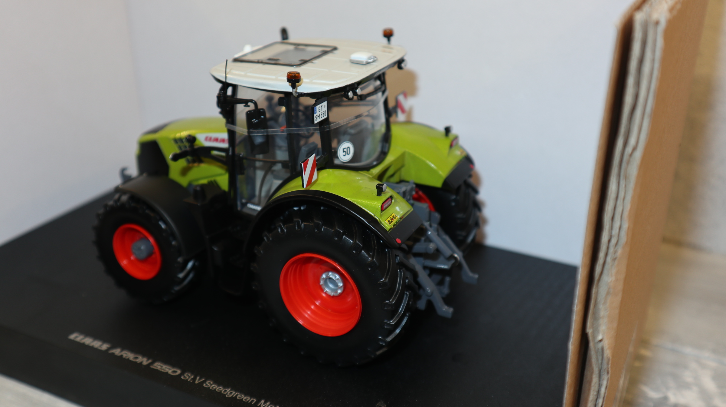UH in 1:32, CLAAS Arion 550 St.V Seedgreen Metallic  Agritechnica 2023, NEU in OVP
