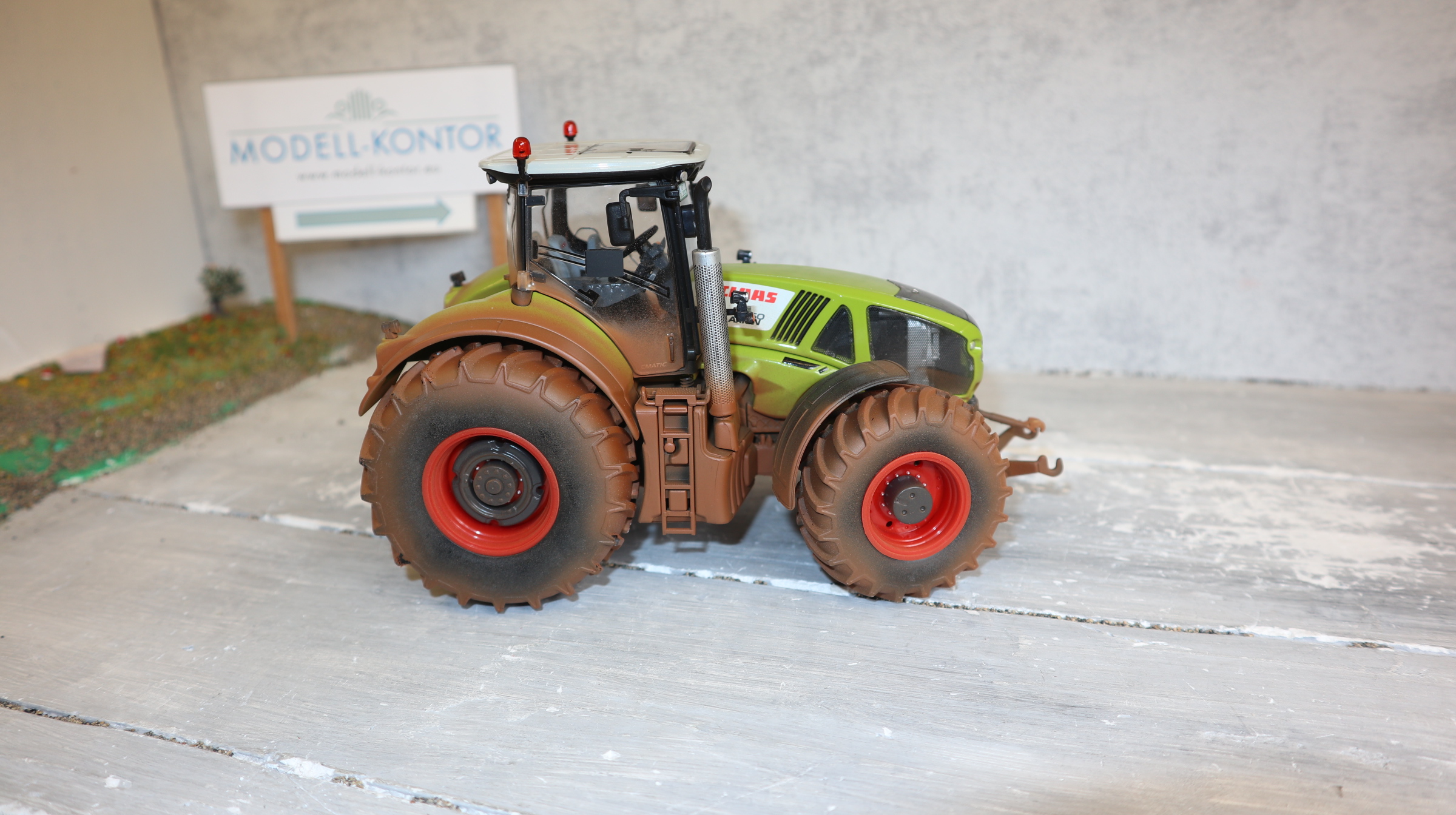 Wiking 077863 in 1:32,  Claas Axion 950 dirty ZLF 2012, NEU in OVP