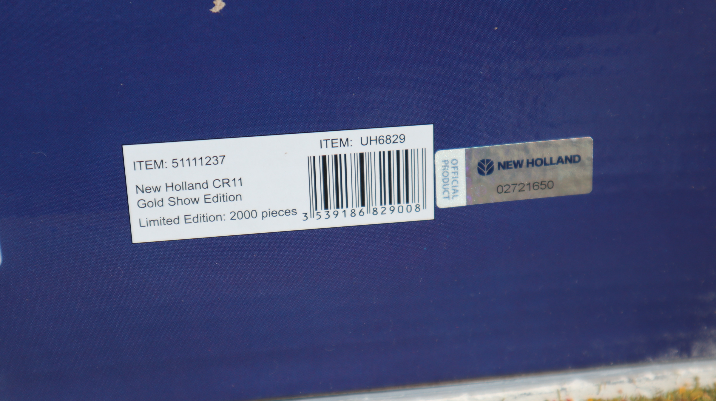 Universal Hobbies UH 6829 in 1:32, New Holland CR 11 gold Mähdrescher, NEU in OVP