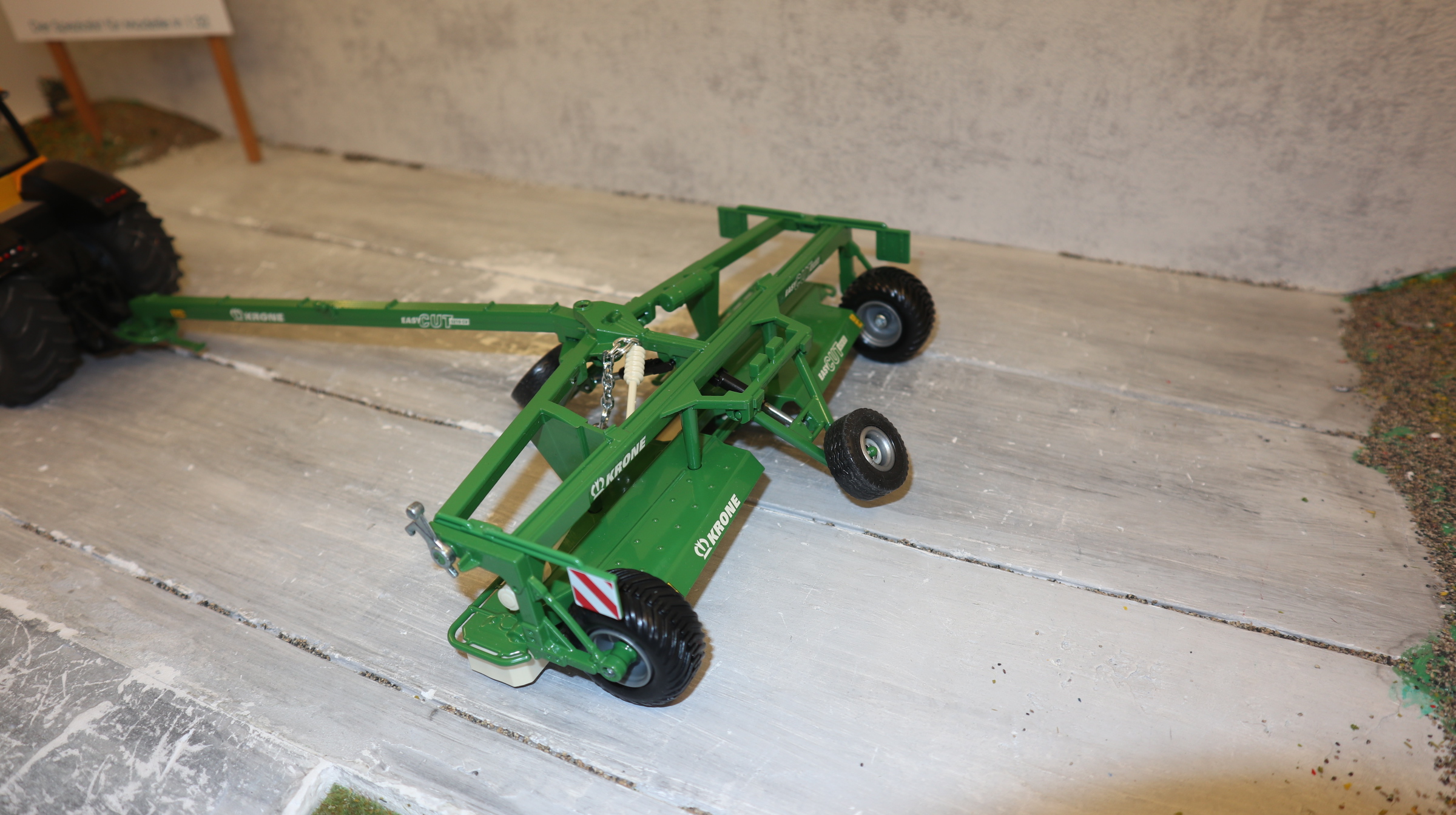 Siku 2455 in 1:32,  KRONE Easy-Cut Mähwerk, NEU in OVP
