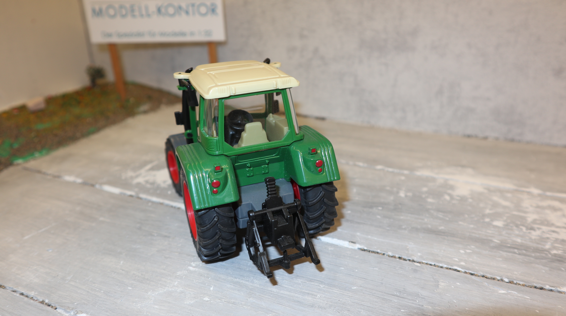 Siku 2968 in 1:32,  Fendt Farmer 411 Vario grün, NEU in OVP