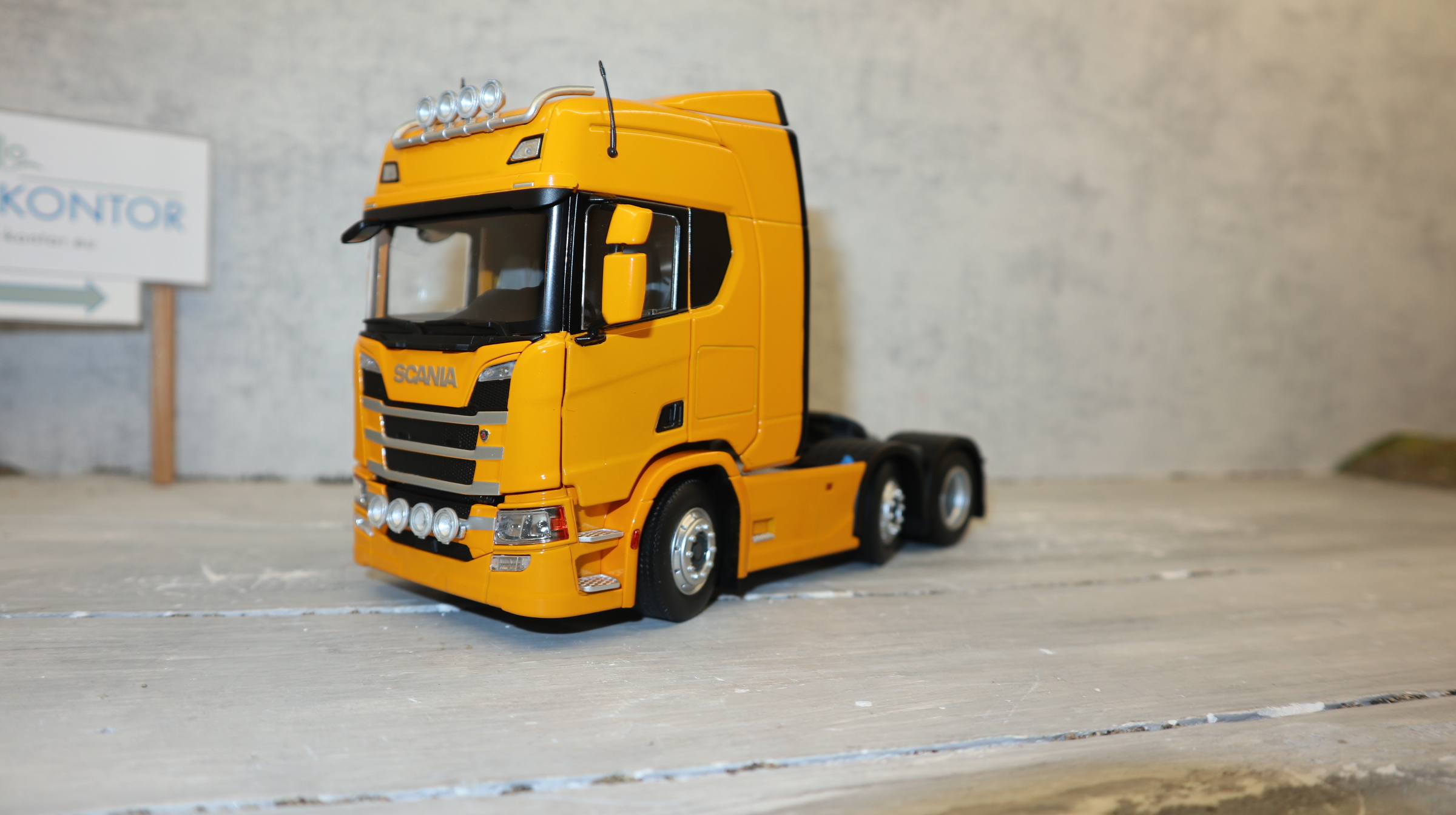MarGe 2015-04 in 1:32, Scania R500 6x2 in gelb,  NEU in OVP