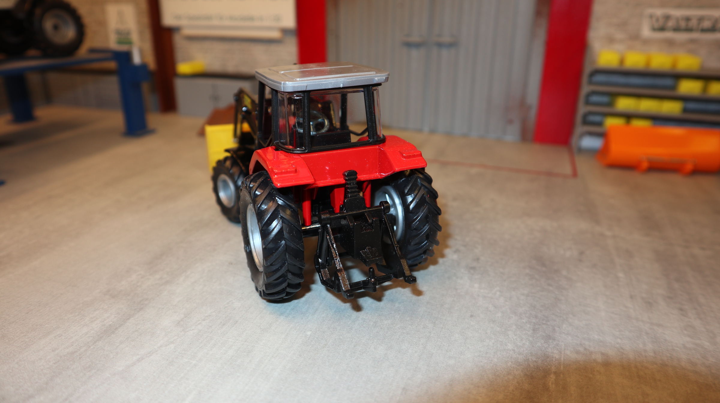 Siku 3555 in 1:32, Massey Ferguson 4270 mit STOLL-Frontlader,  NEU in OVP