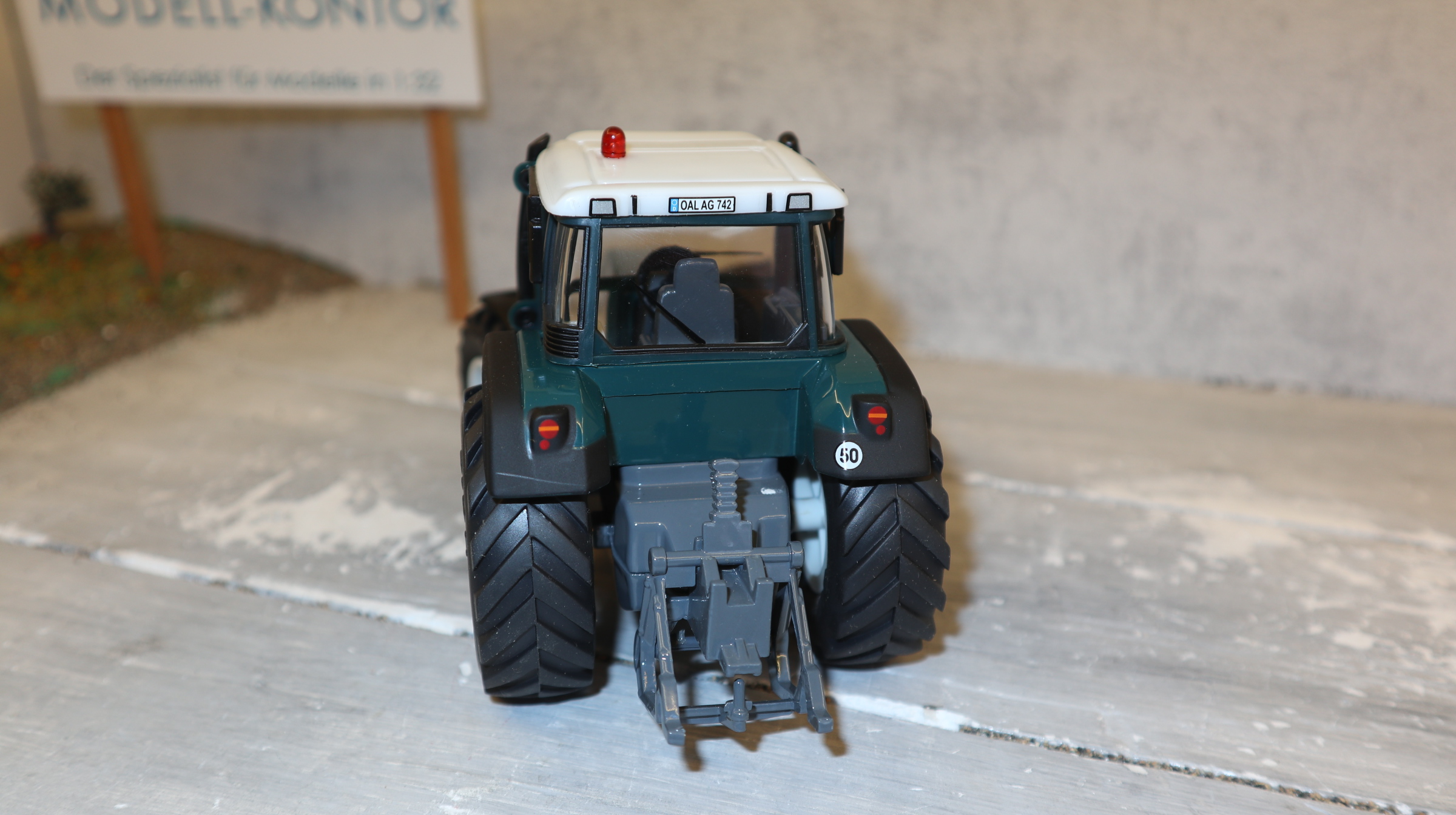 Siku 2965 in 1:32, Fendt 716 türkis Vorführschlepper, NEU in OVP