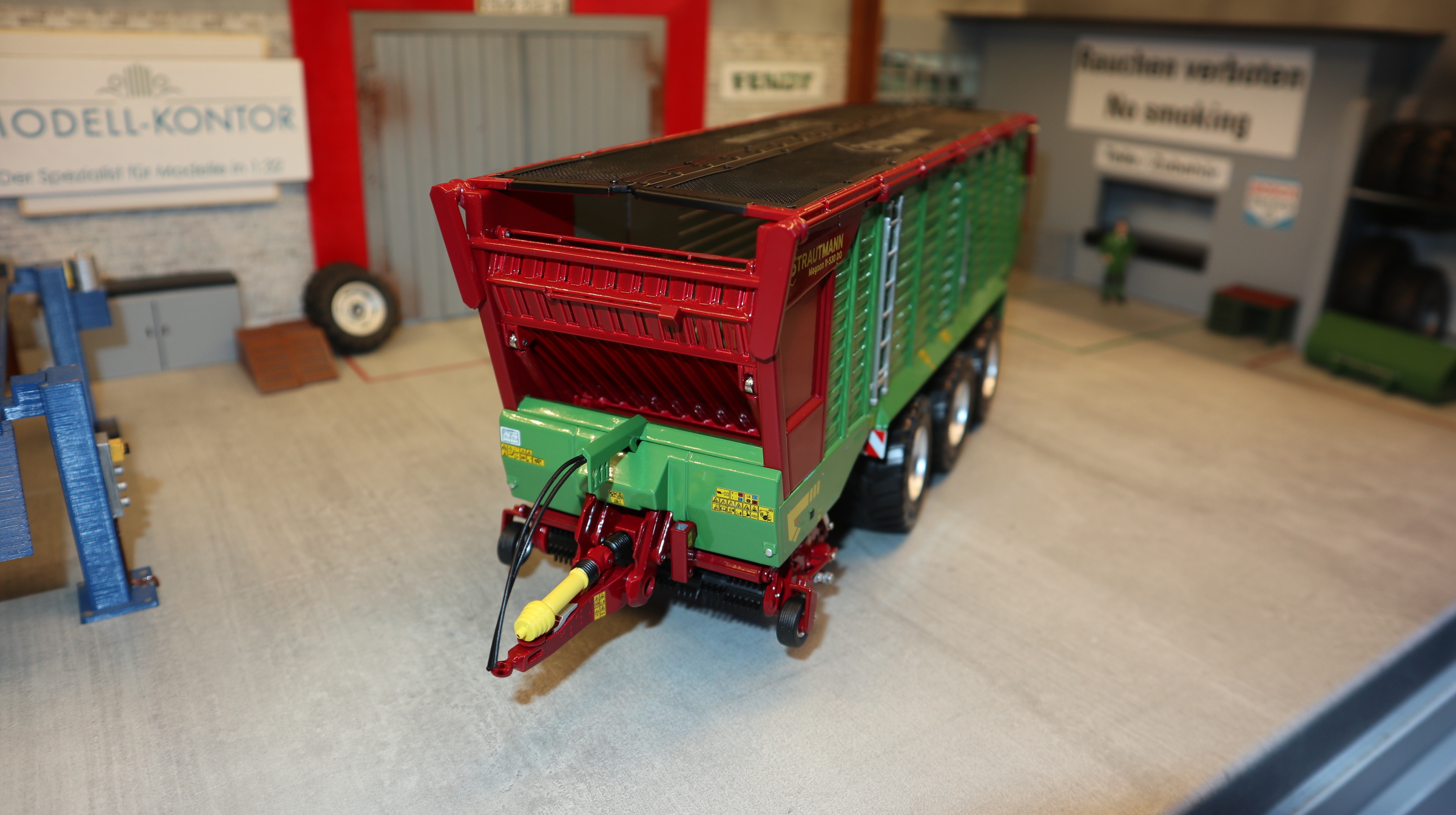 MarGe 2602 in 1:32, Strautmann Magnon 11-530 Silagewagen, NEU in OVP