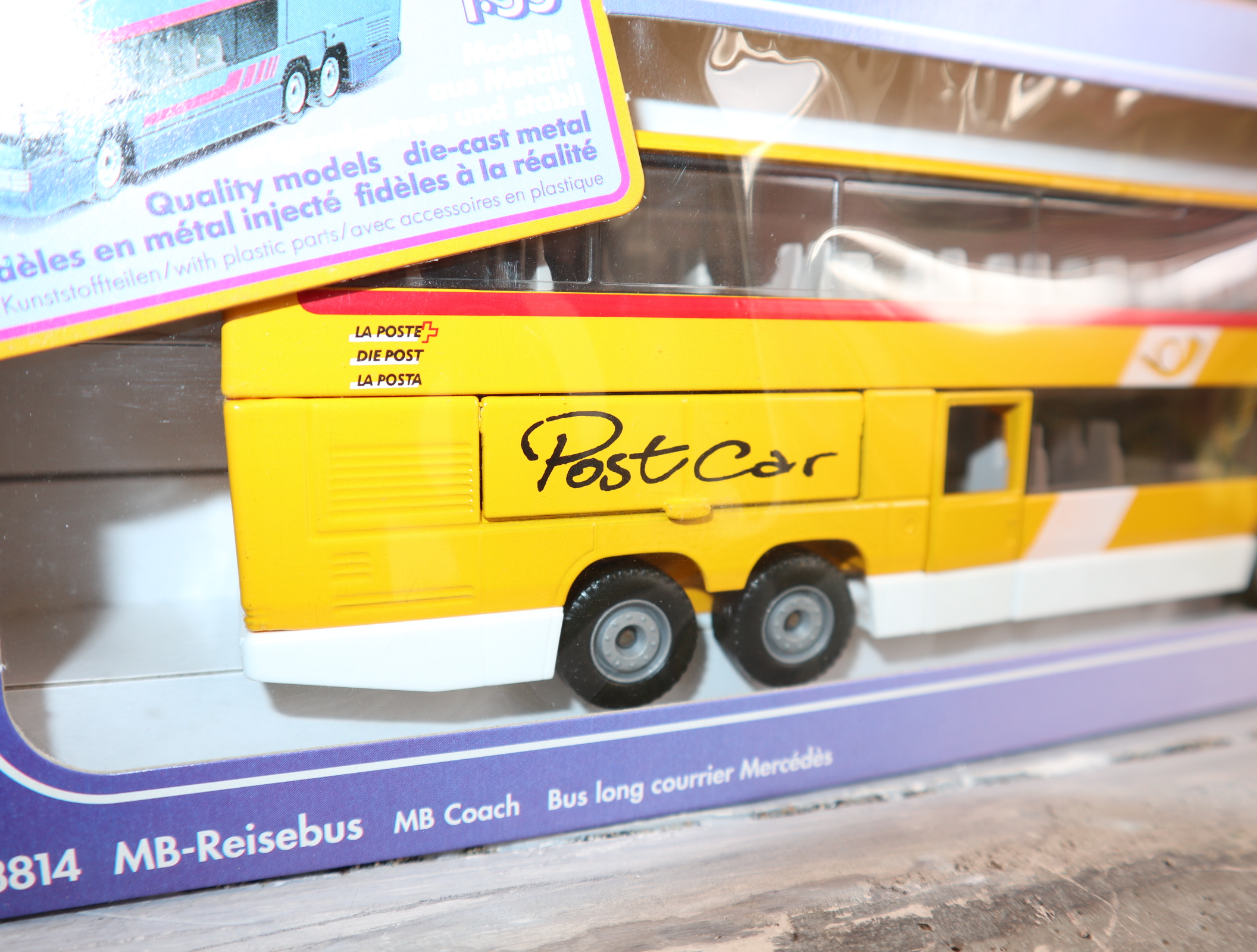 Siku 3814 in 1:55 MB-Reisebus Sondermodell Schweiz "PostCar"