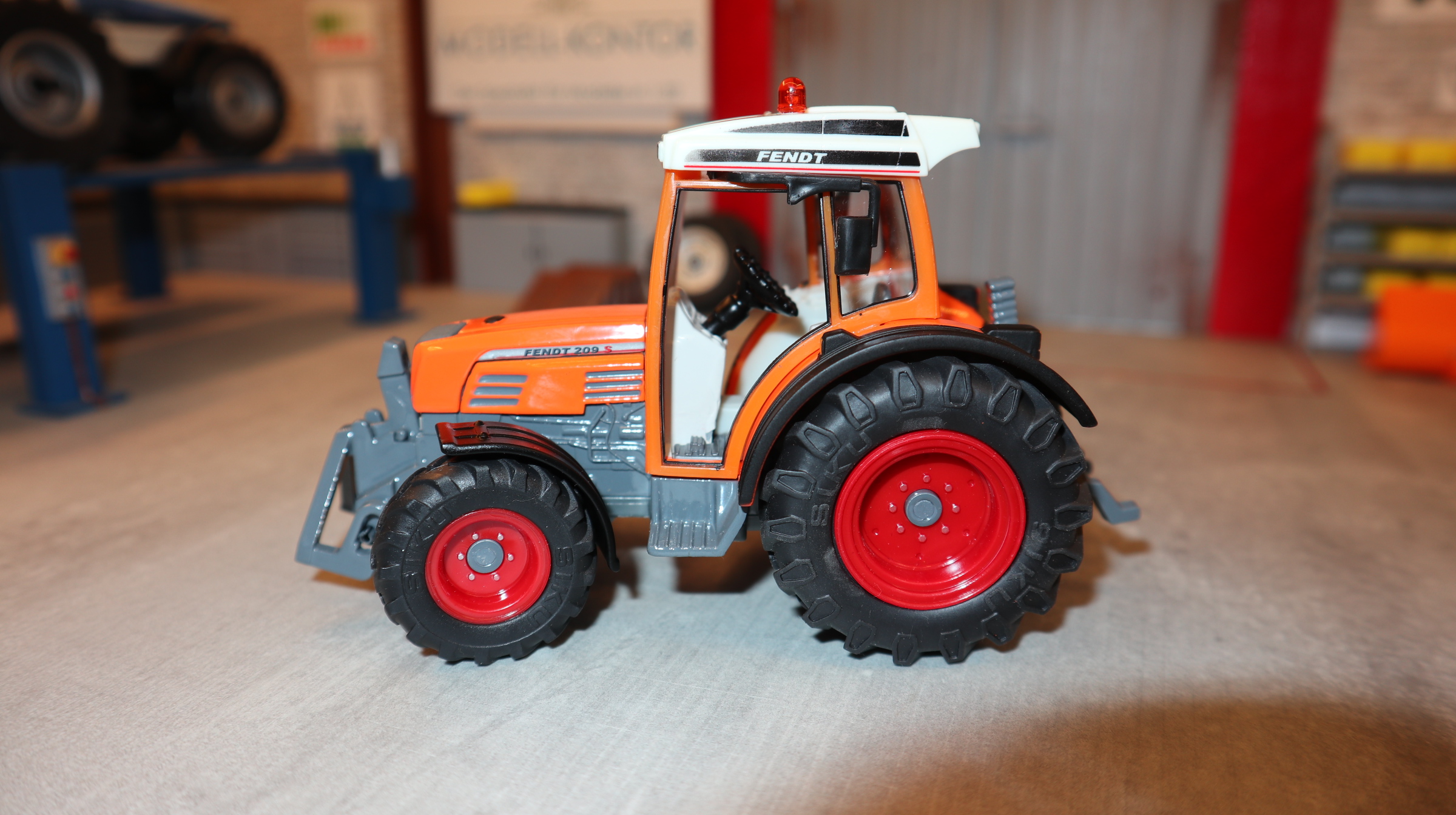 Siku 3052 in 1:32, Fendt 209S Kommunal  NEU in OVP