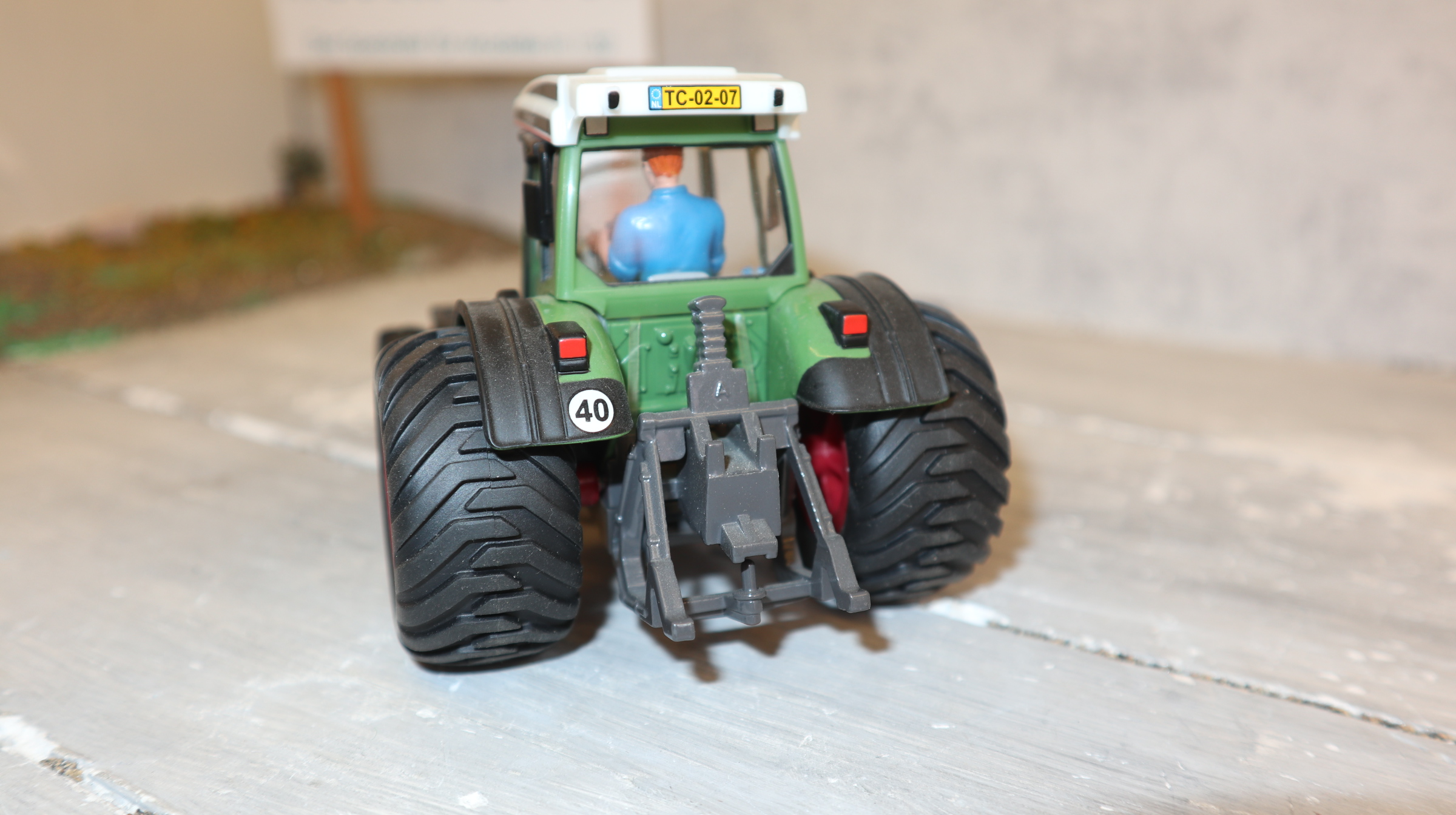 Siku 3052 in 1:32, Fendt 208 S Terrareifen, NEU in OVP
