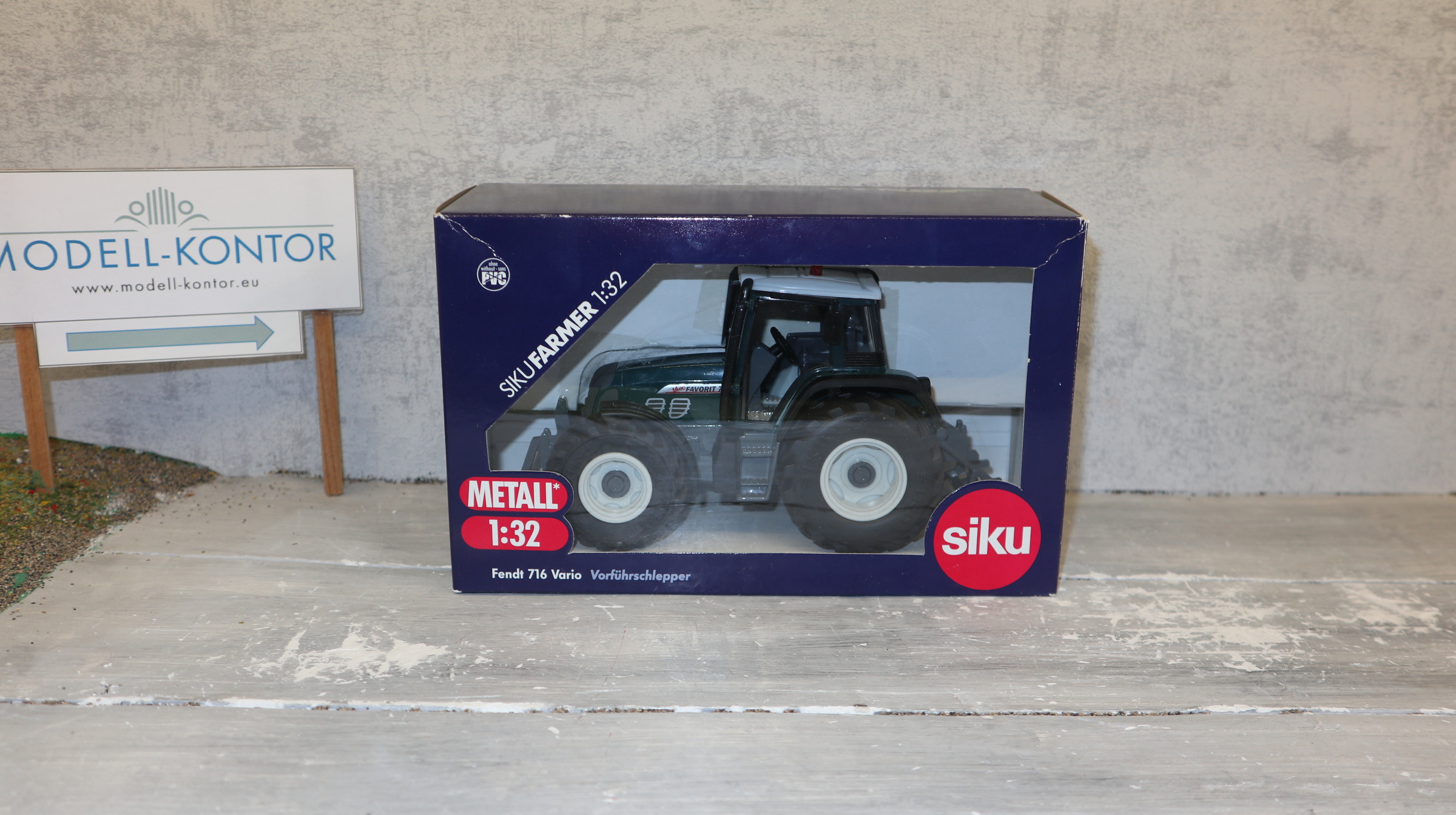 Siku 2965 in 1:32, Fendt 716 petrol Vorführschlepper,  NEU in OVP