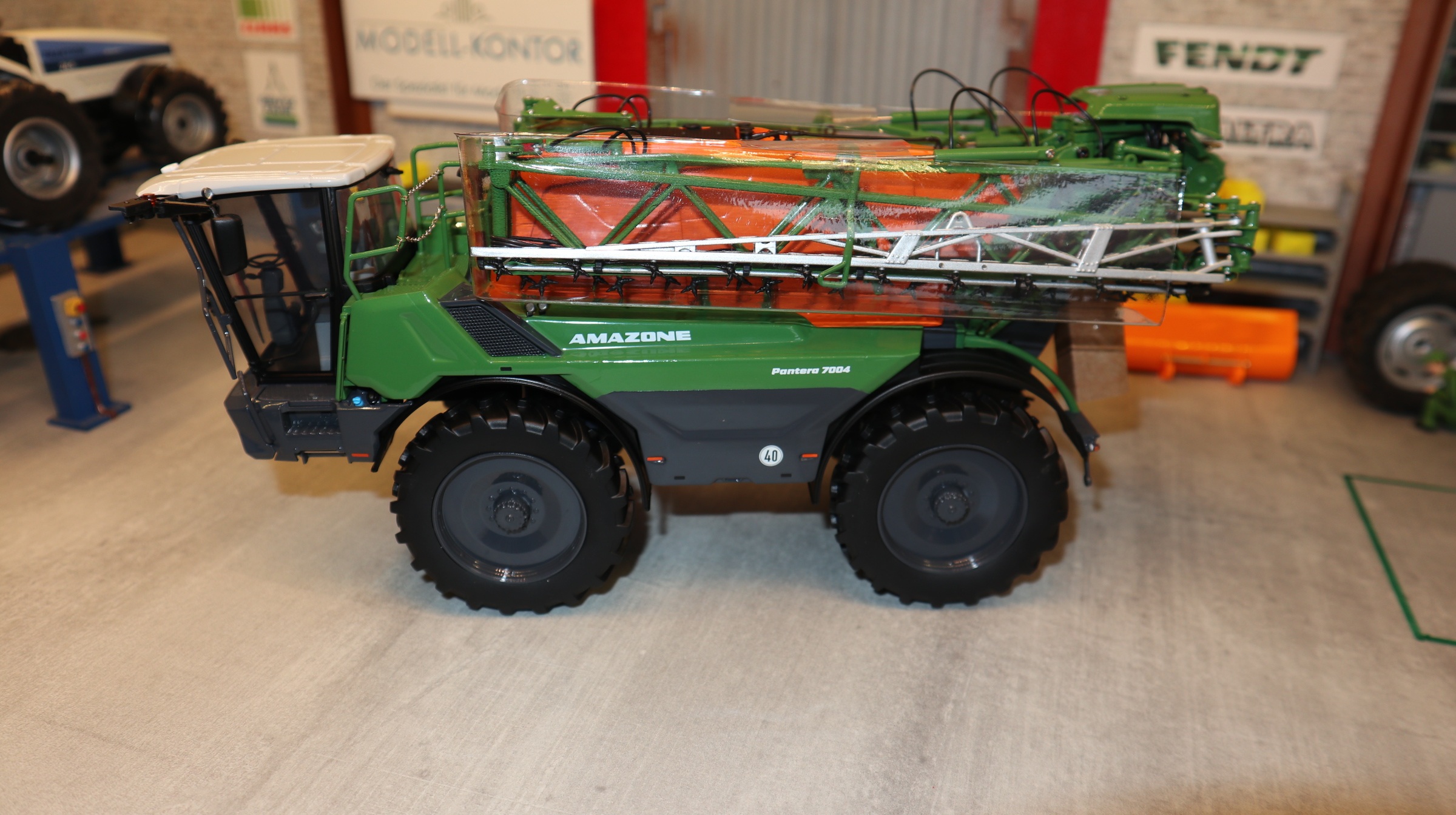Universal Hobbies UH 6786 in 1:32,  AMAZONE Pantera 7004,  NEU in OVP