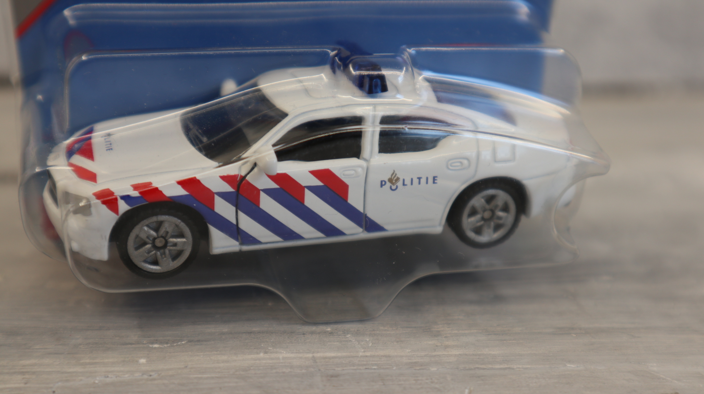 Siku 1402 in 1:55 DODGE Charger Polizei Niederlande, Sondermodell,  NEU in OVP