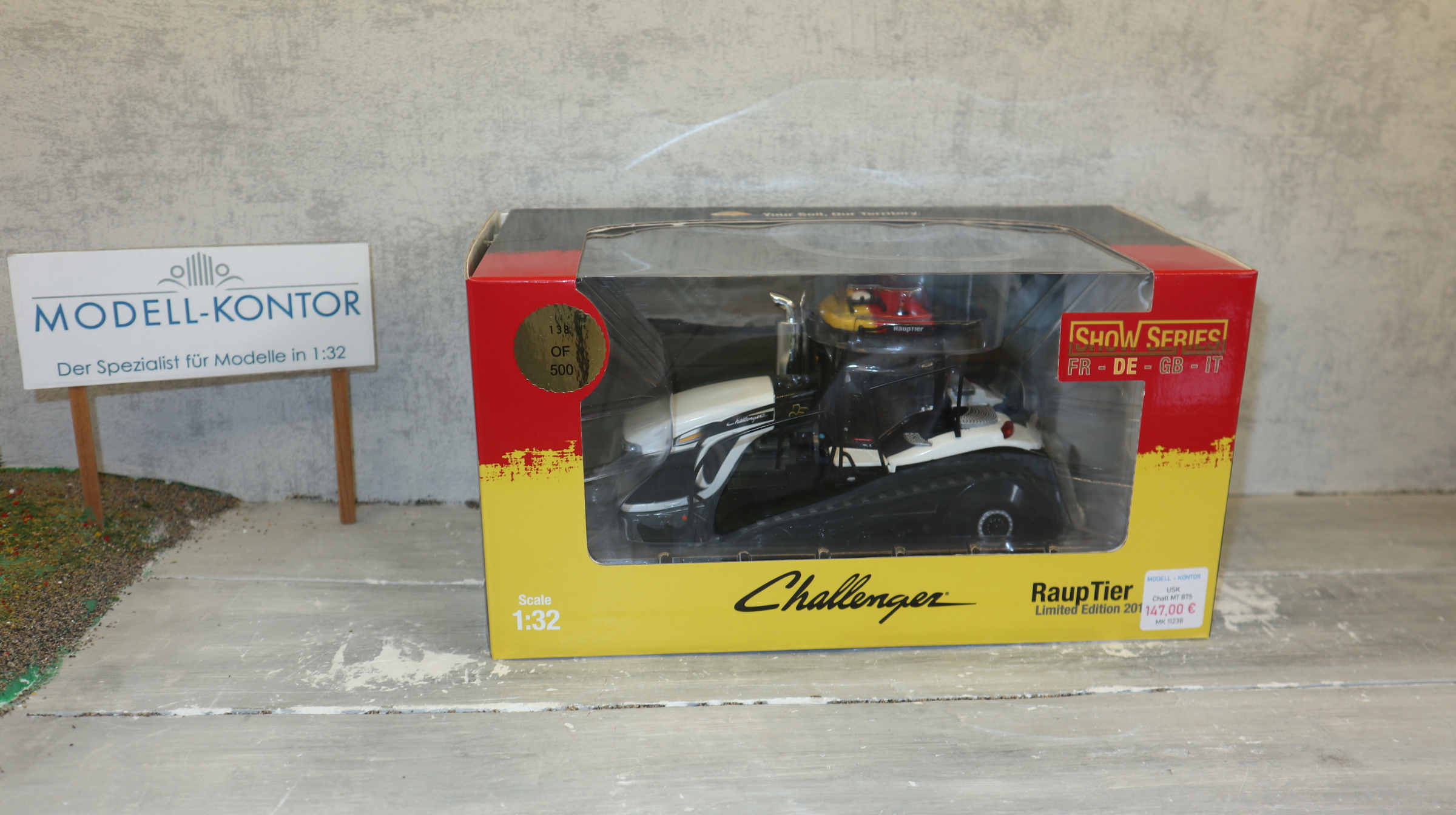 USK 10621 in 1:32 Challenger MT875C ShowSerie Germany NEU in OVP