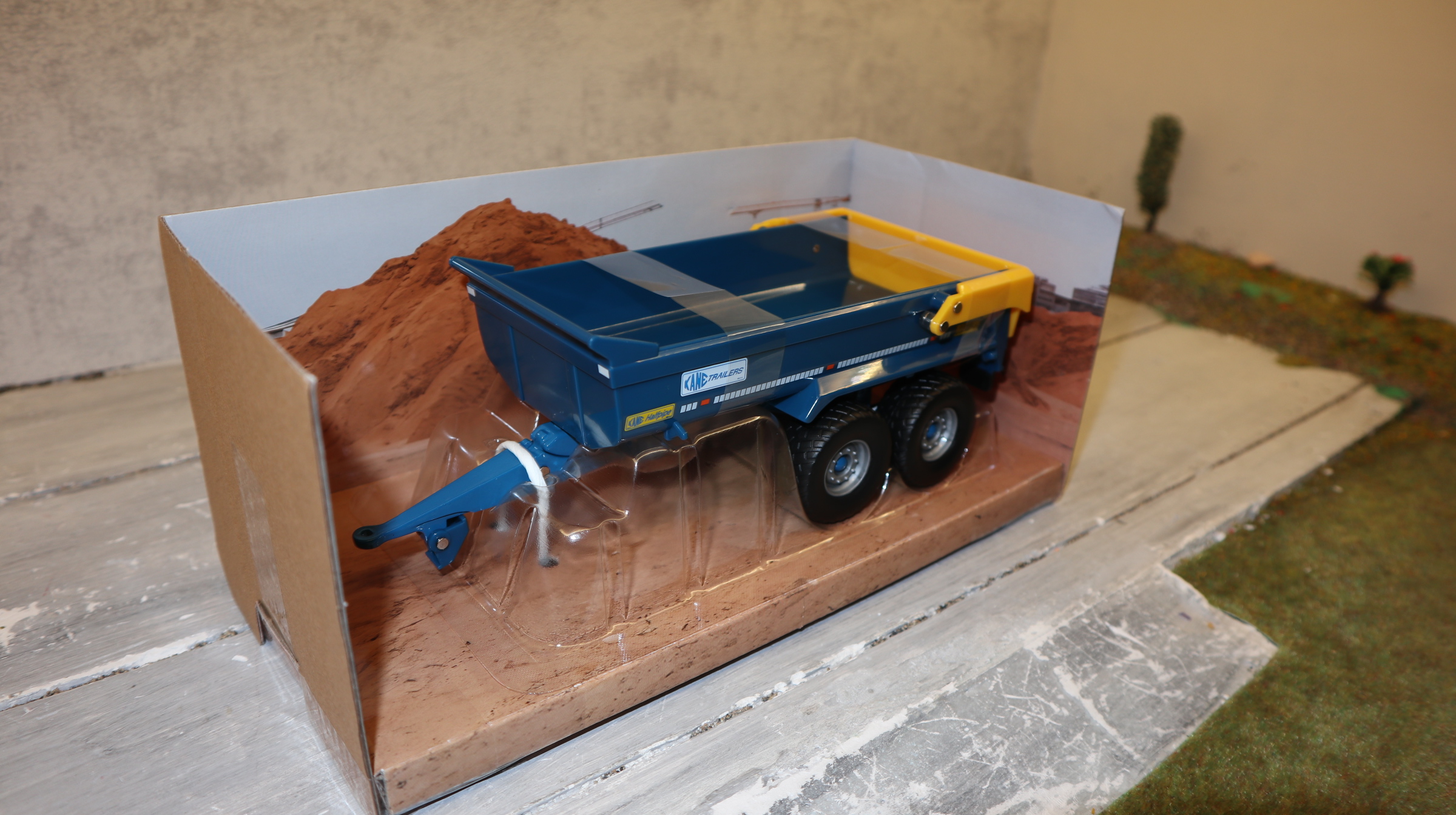 Britains 43368 in 1:32, KANE Dumper-Anhänger , NEU in OVP