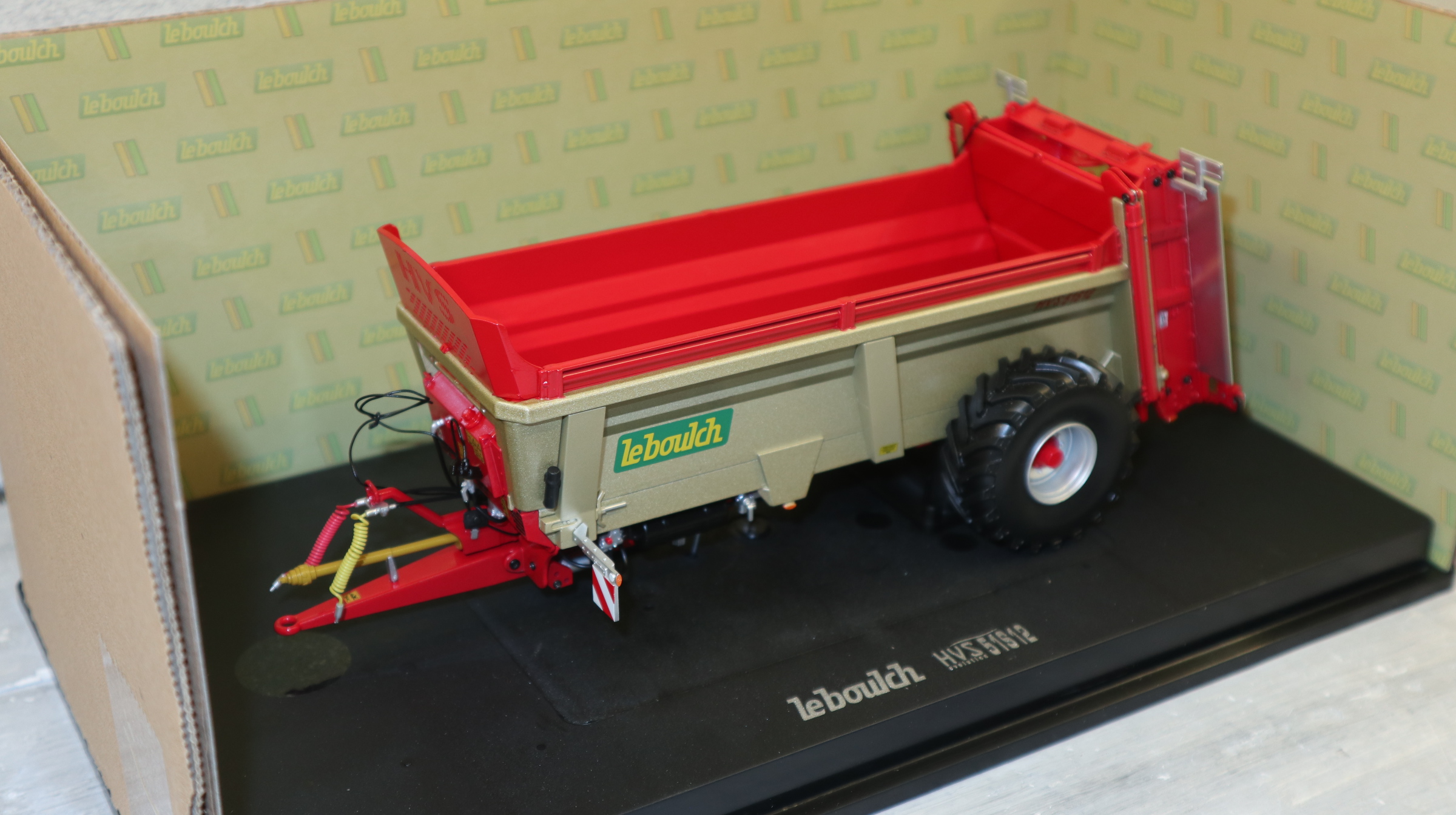 Universal Hobbies UH 6838 in 1:32, Leboulch HVS 51S12 Steuer,  NEU in OVP