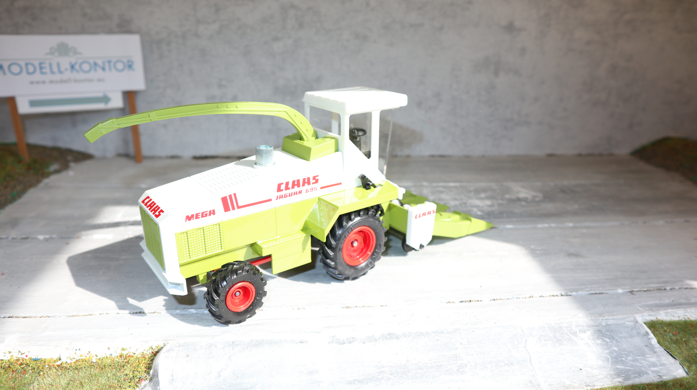 Siku 3855 in 1:32, Claas Jaguar als Maishäcksler, NEU in OVP