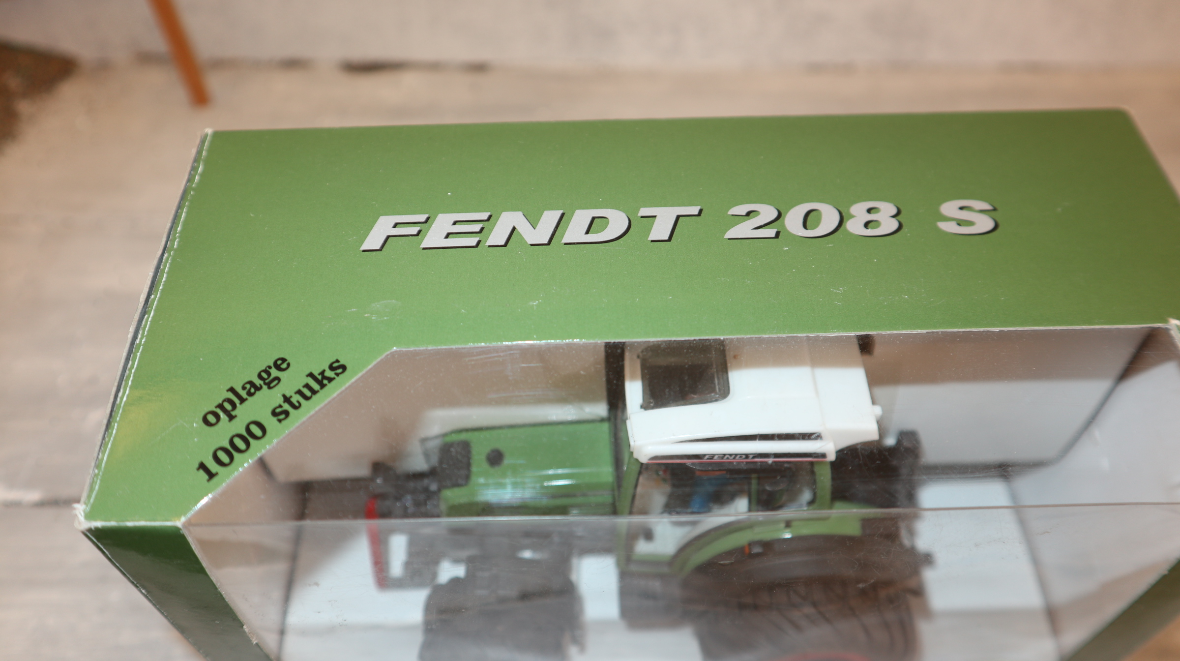 Siku 3052 in 1:32, Fendt 208 S Terrareifen, NEU in OVP
