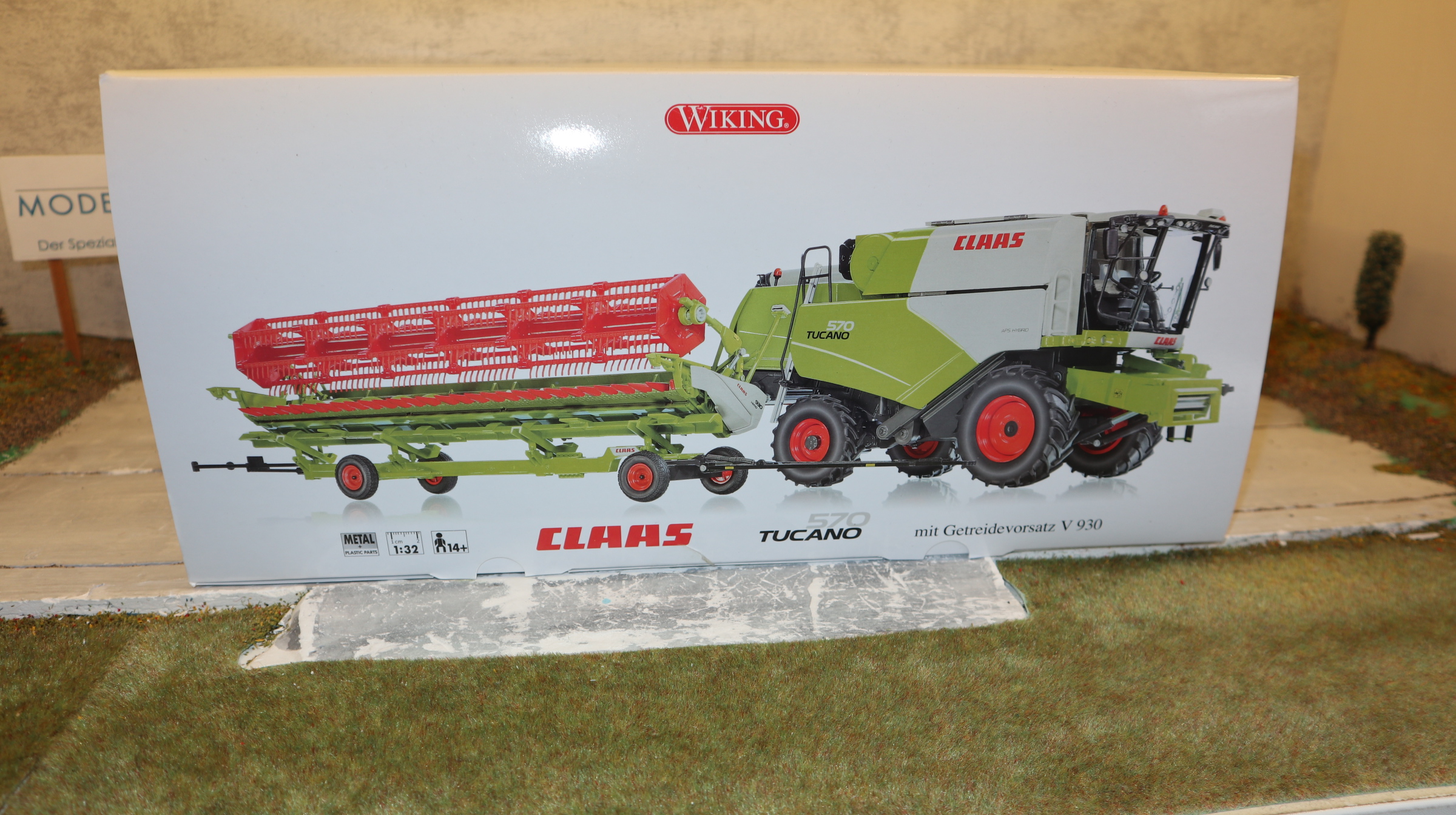 Wiking 077817 in 1:32, Claas Tucano 570 mit Getreidevorsatz,  NEU in OVP