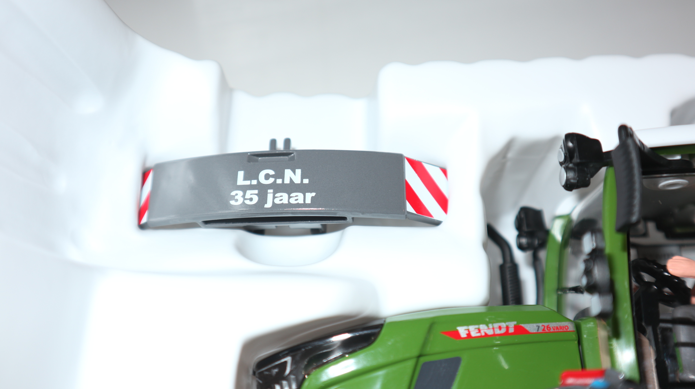 Siku 3293 in 1:32, Fendt 726 Vario Doppelbereifung  L.C.N. Modell 2024, NEU in OVP
