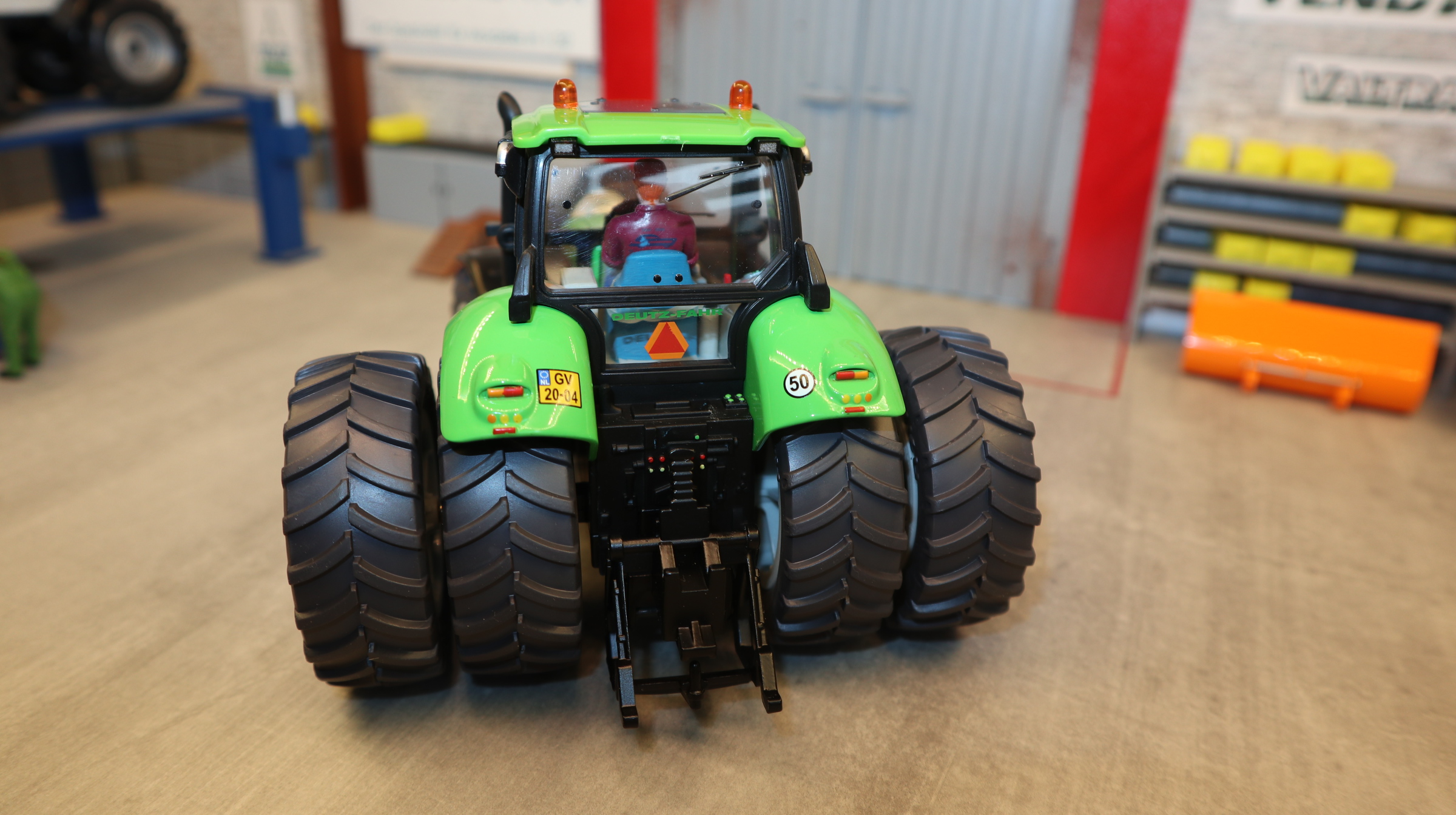 Siku 3253 in 1:32, Deutz-Fahr Agrotron 210 LCN 2004, NEU in OVP