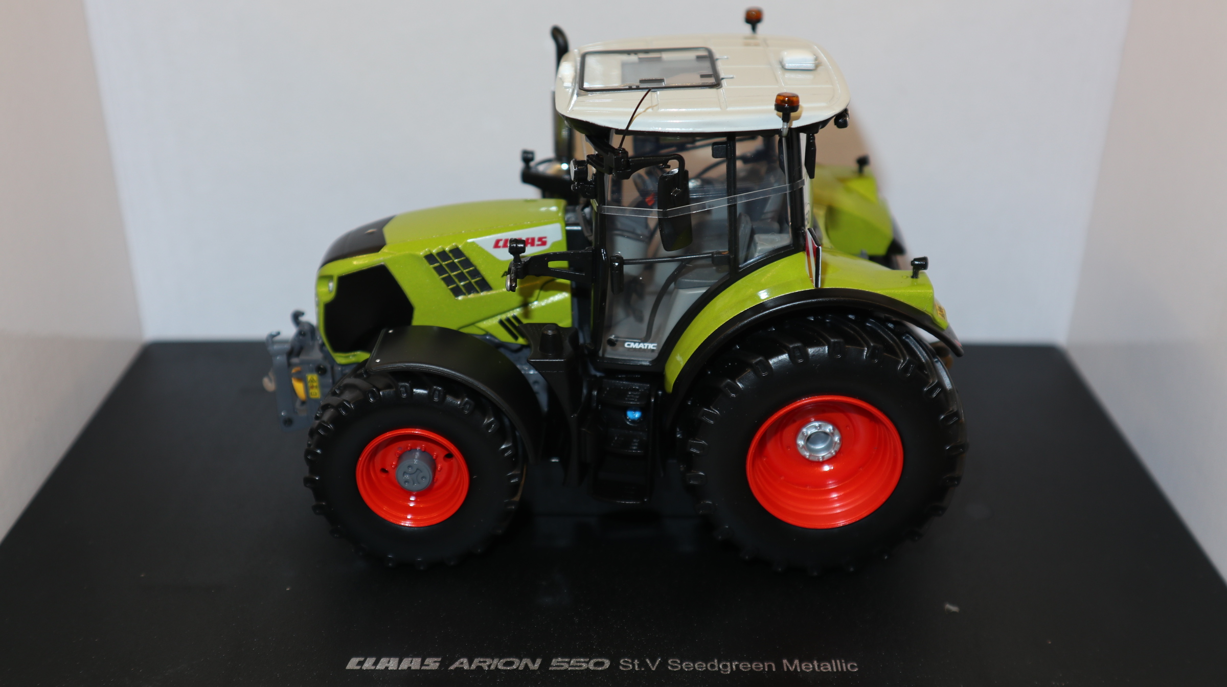 UH in 1:32, CLAAS Arion 550 St.V Seedgreen Metallic  Agritechnica 2023, NEU in OVP