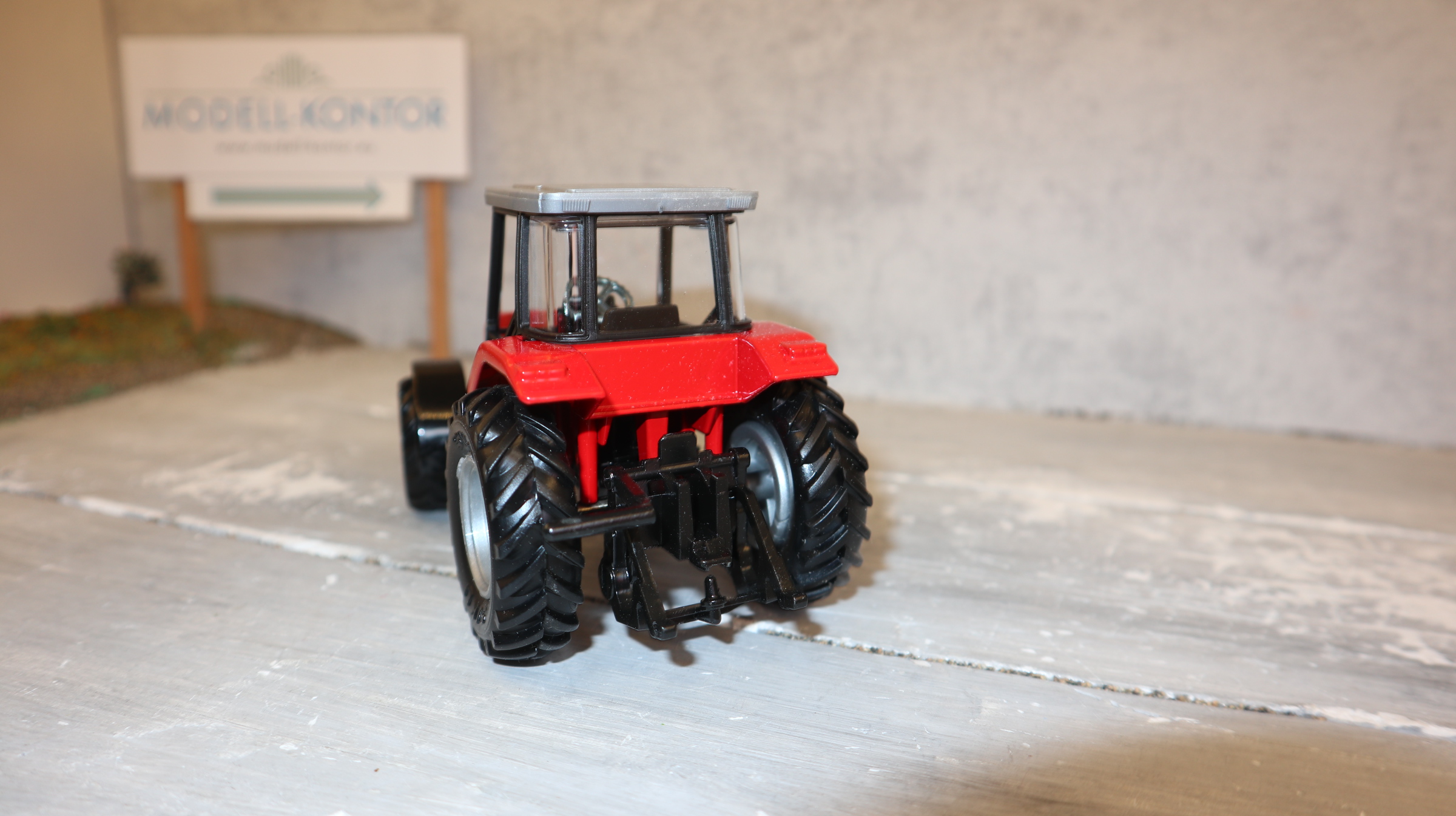 Siku 2654 in 1:32, Massey Ferguson 4270 schmale Reifen,  NEU in OVP