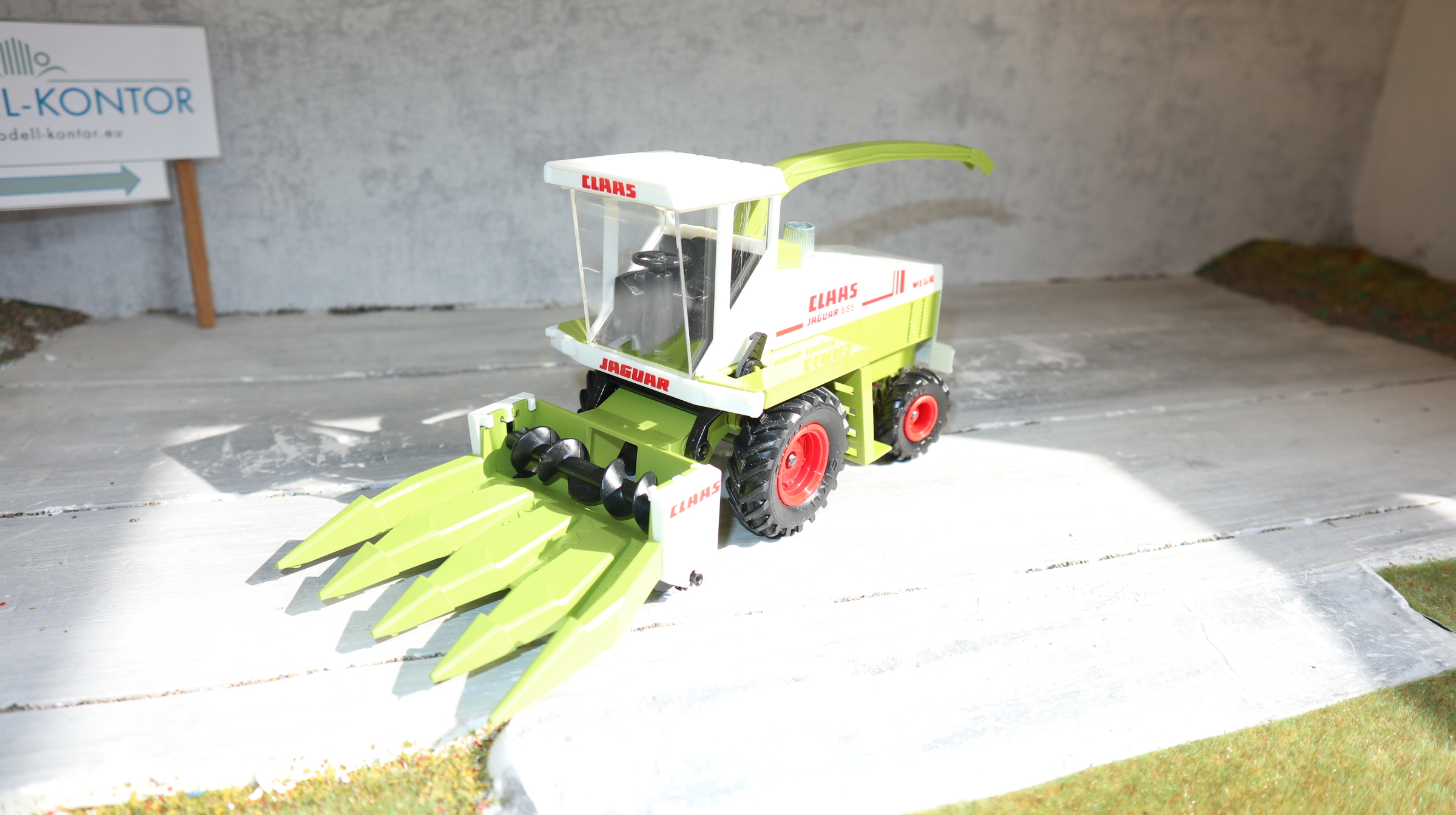 Siku 3855 in 1:32, Claas Jaguar als Maishäcksler, NEU in OVP