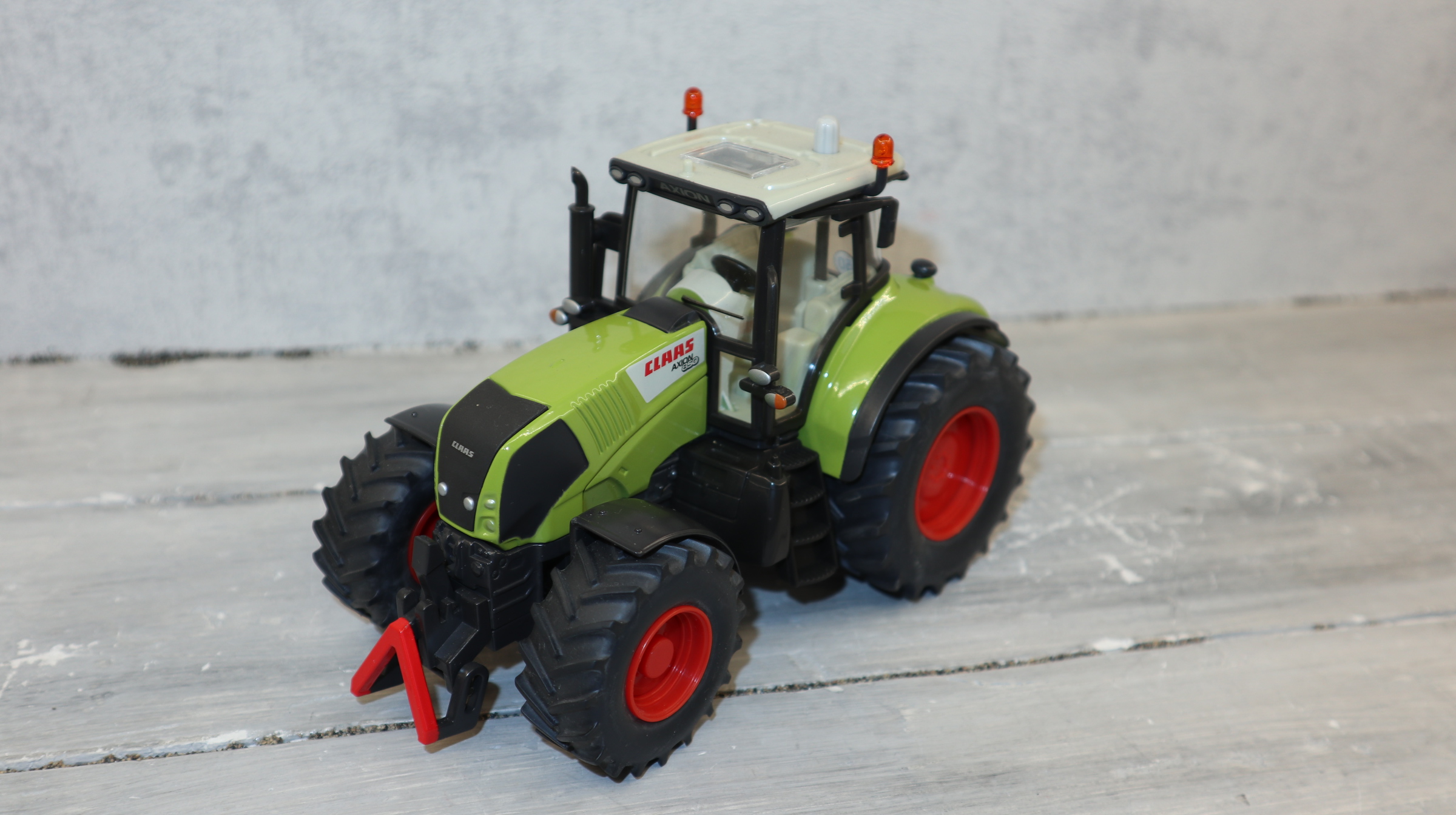 Siku 3261 in 1:32 Claas Axion 850,  NEU in OVP