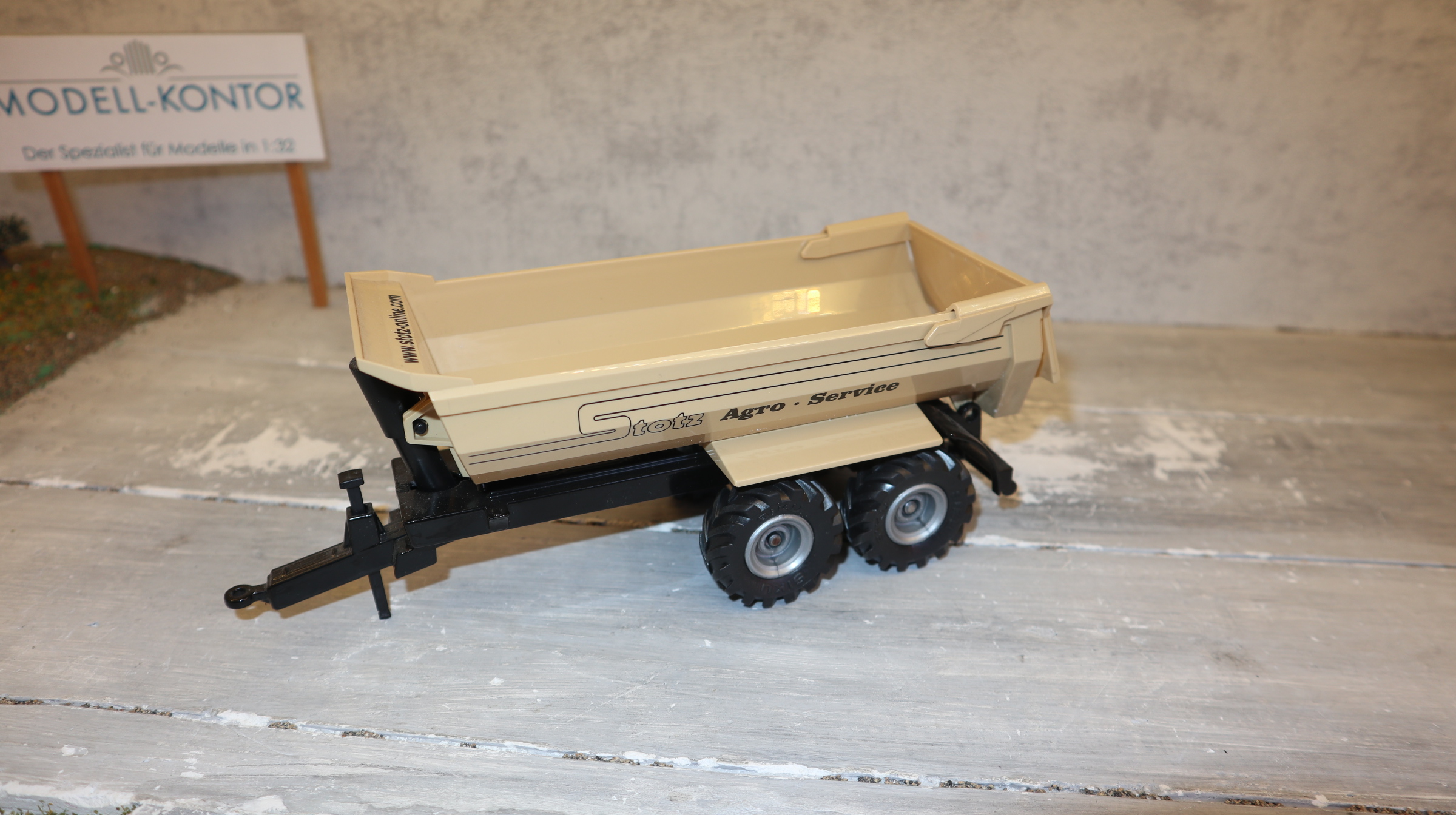 Siku 2871 in 1:32, Krampe Halfpipe STOTZ beige NEU in OVP