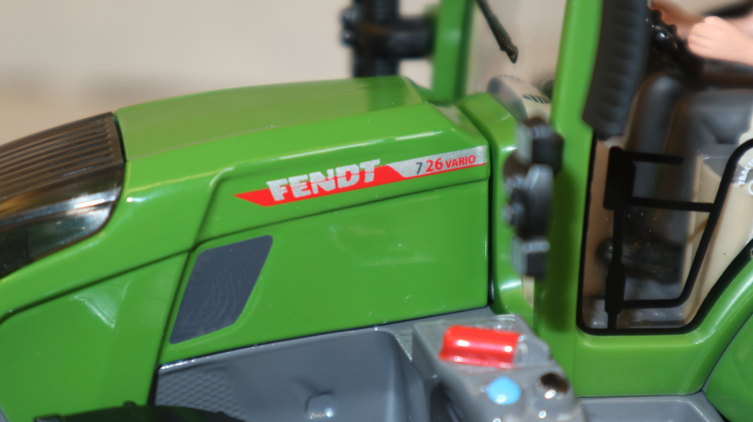 Siku 3293 in 1:32, Fendt 726 Vario Doppelbereifung  L.C.N. Modell 2024, NEU in OVP