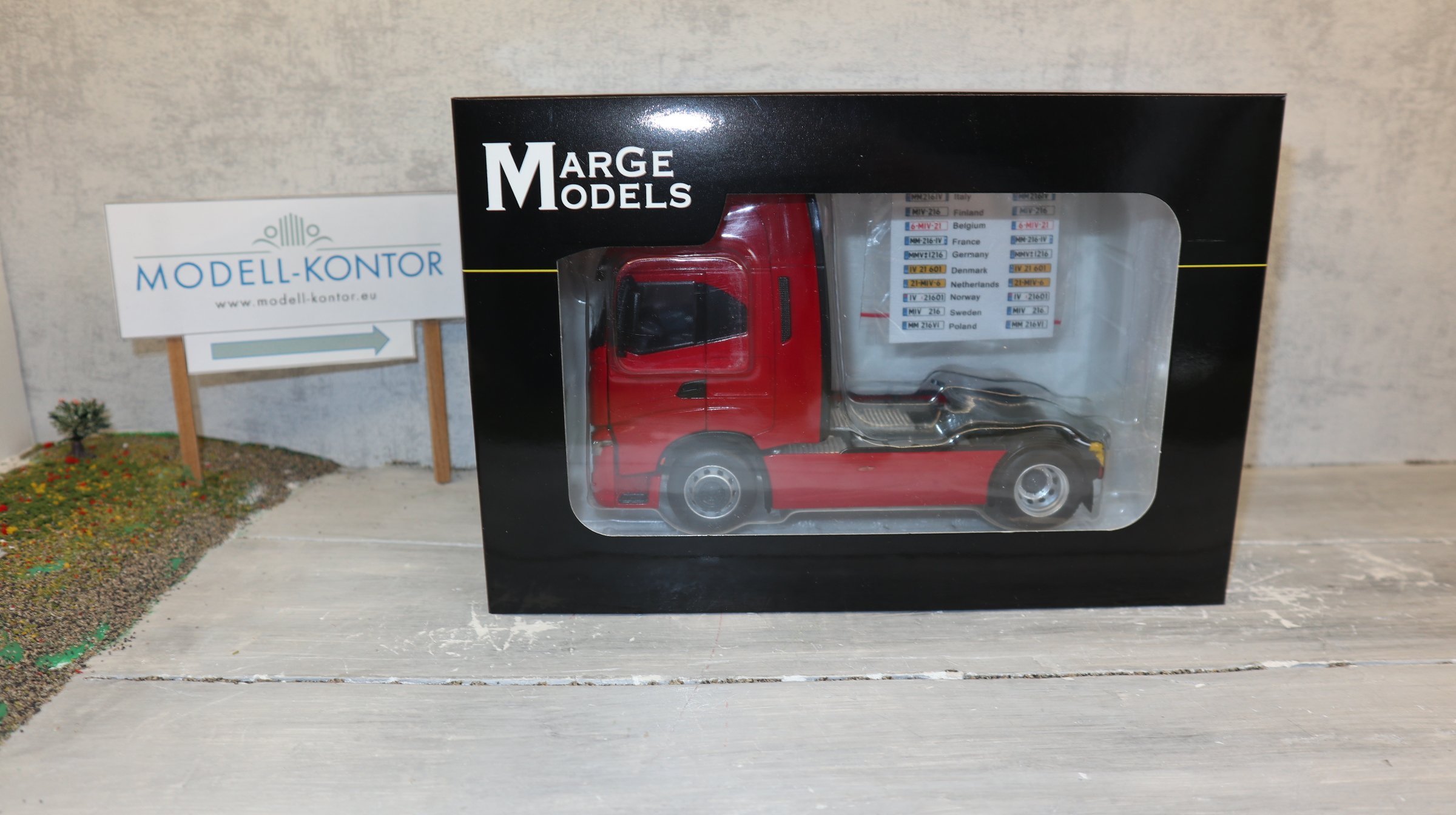 MarGe 2231-03 in 1:32, IVECO Stralis (Standard),  4x2 rot, NEU in OVP