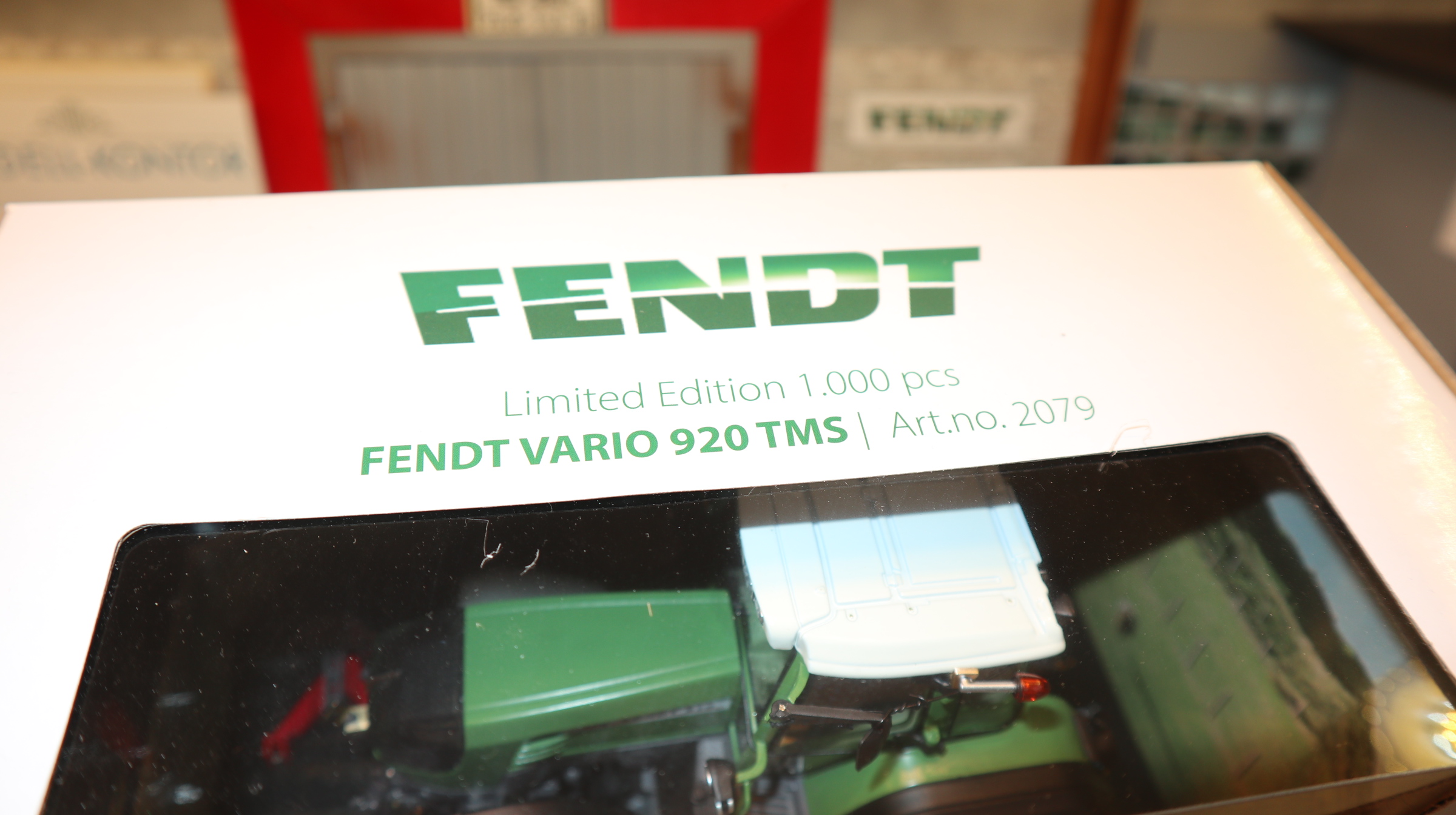 Weise Toys 2079 in 1:32, Fendt Vario 920 TMS TRAKTORADO 2026  NEU in OVP
