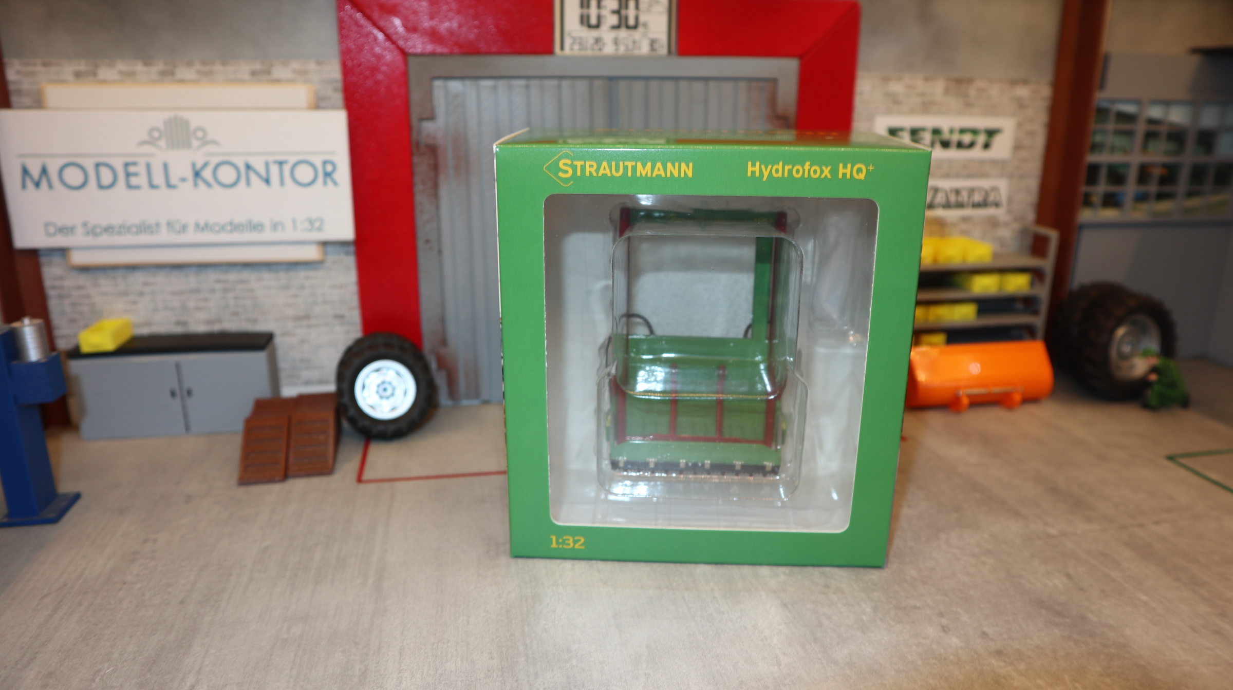 MarGe 2703 in 1:32, Strautmann Hydrofax HQ Siloblockschneider, NEU in OVP