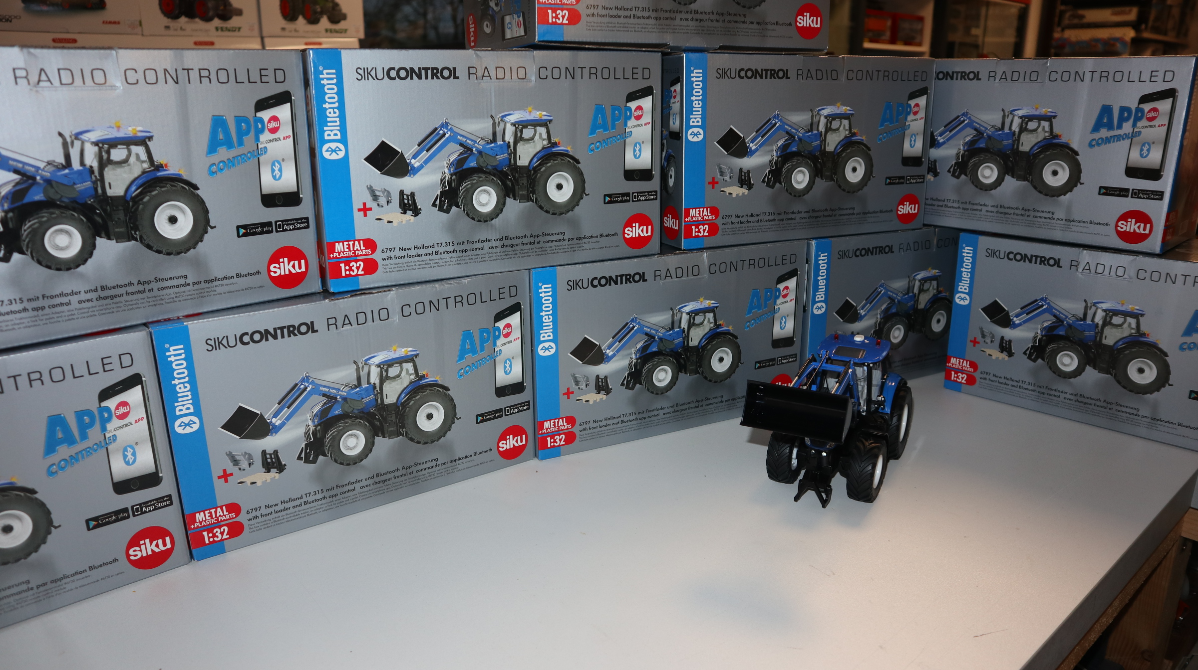 Siku 6797 Control in 1:32 New Holland T7.315 mit Frontlader NEU in OVP