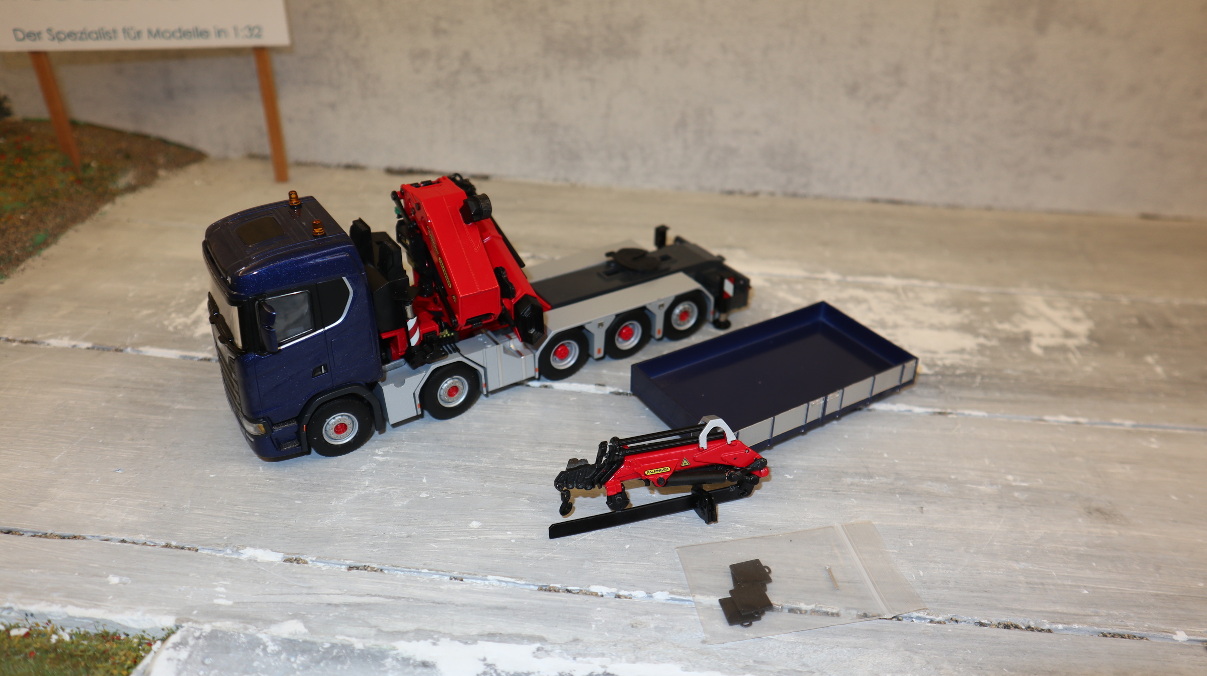 WSI 02-2215 in 1:50, SCANIA CS20N 10x4 mit Palfinger PK 15000.2 + JIB  NEU in OVP