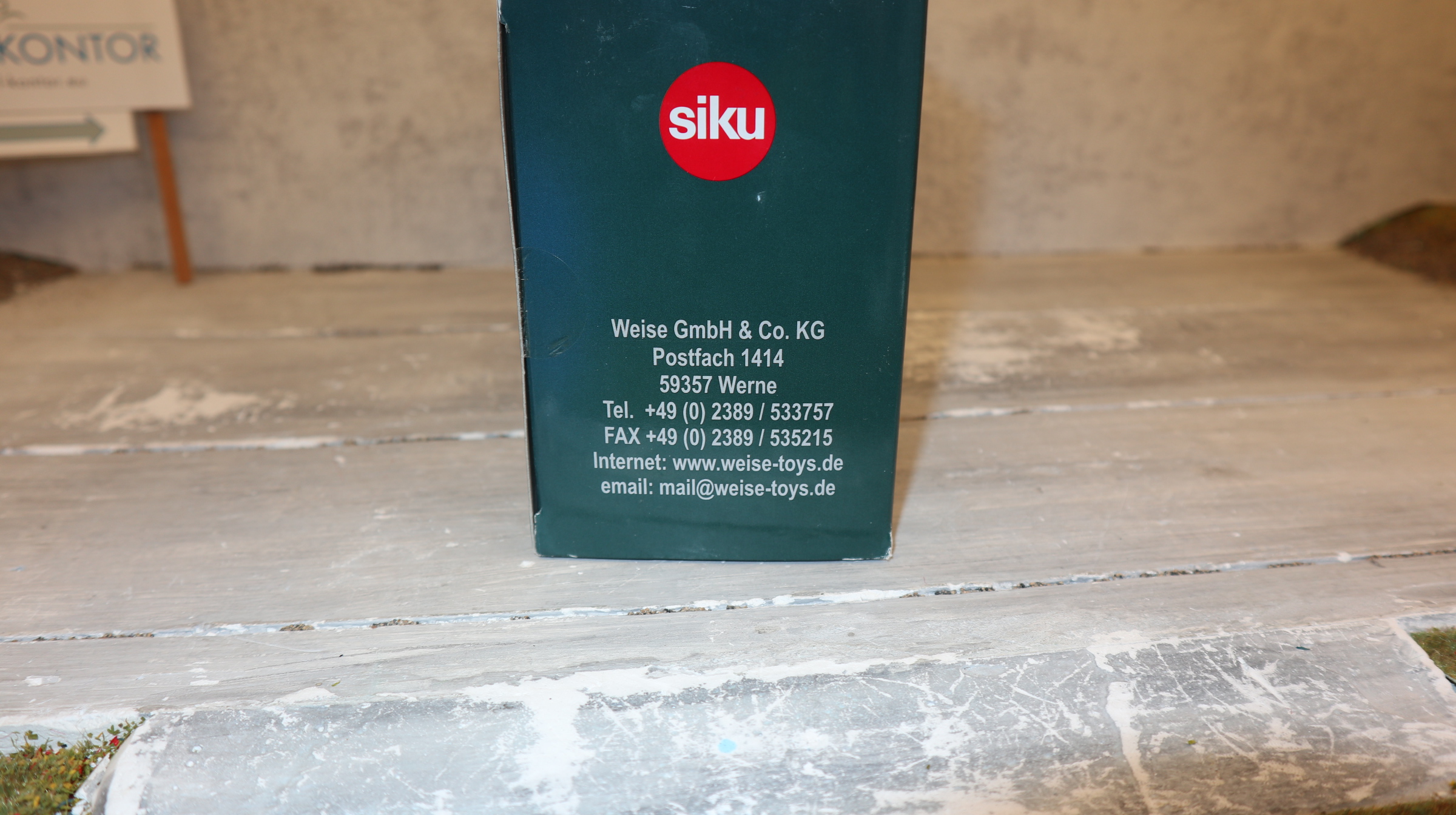 Siku 3056 in 1:32,  Fendt 312 Vario petrol Vorführschlepper, NEU in OVP
