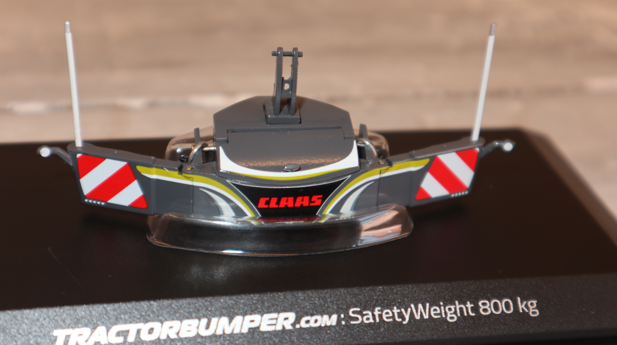 Universal Hobbies UH 6679  in 1:32, CLAAS Frontbumper,  NEU in OVP