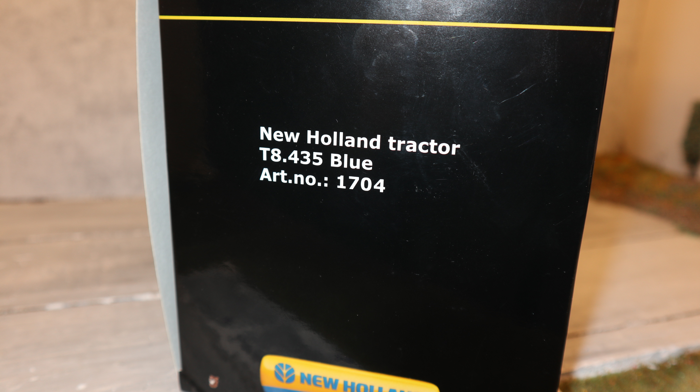 MarGe 1704 in 1:32, New Holland T8.435 Blue, Trelleborg-Reifen,  NEU in OVP