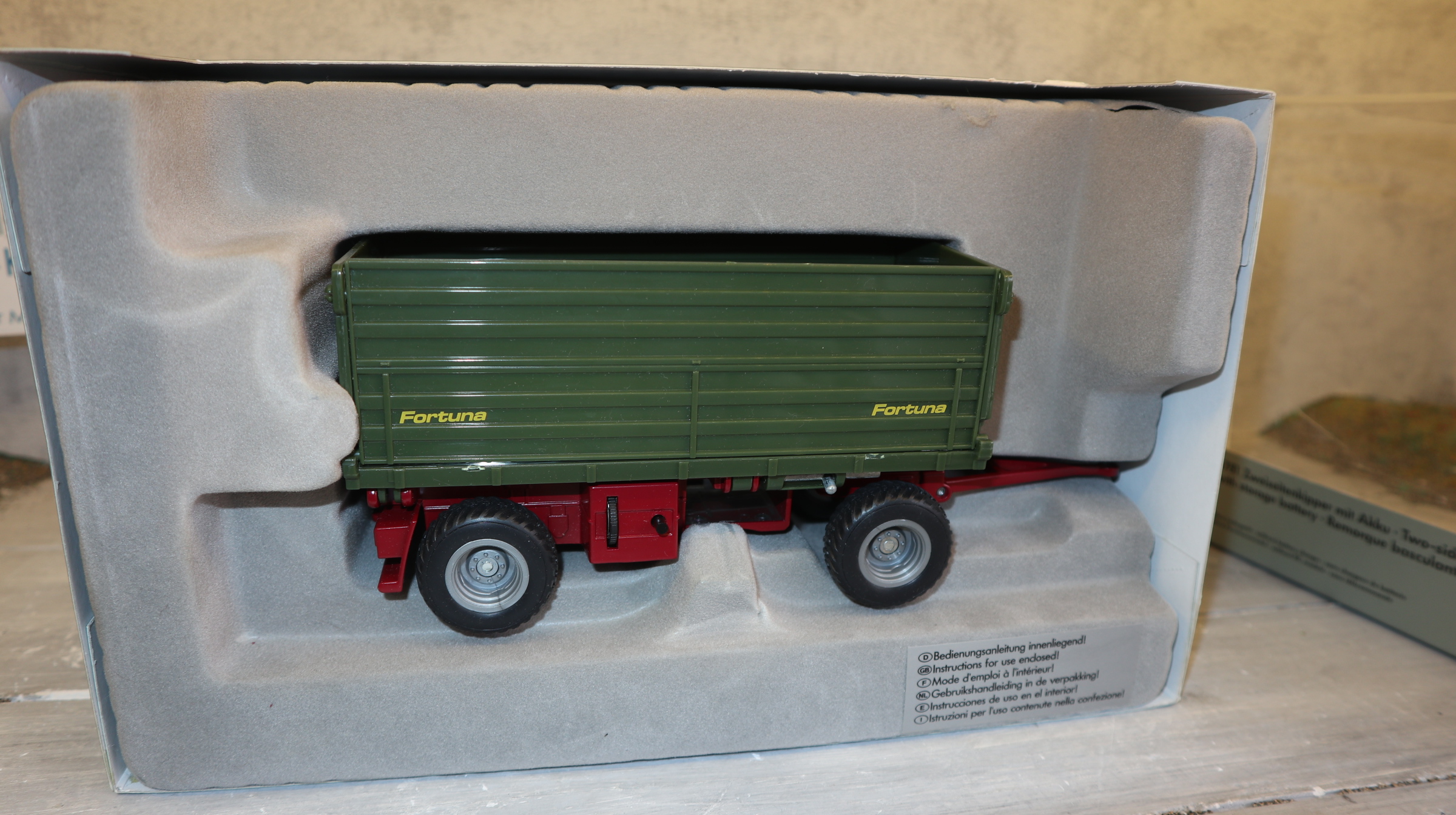 Siku Control 6781 in 1:32, Zweiseitenkipper mit Akku Version 1 für schwarze FB  NEU in OVP