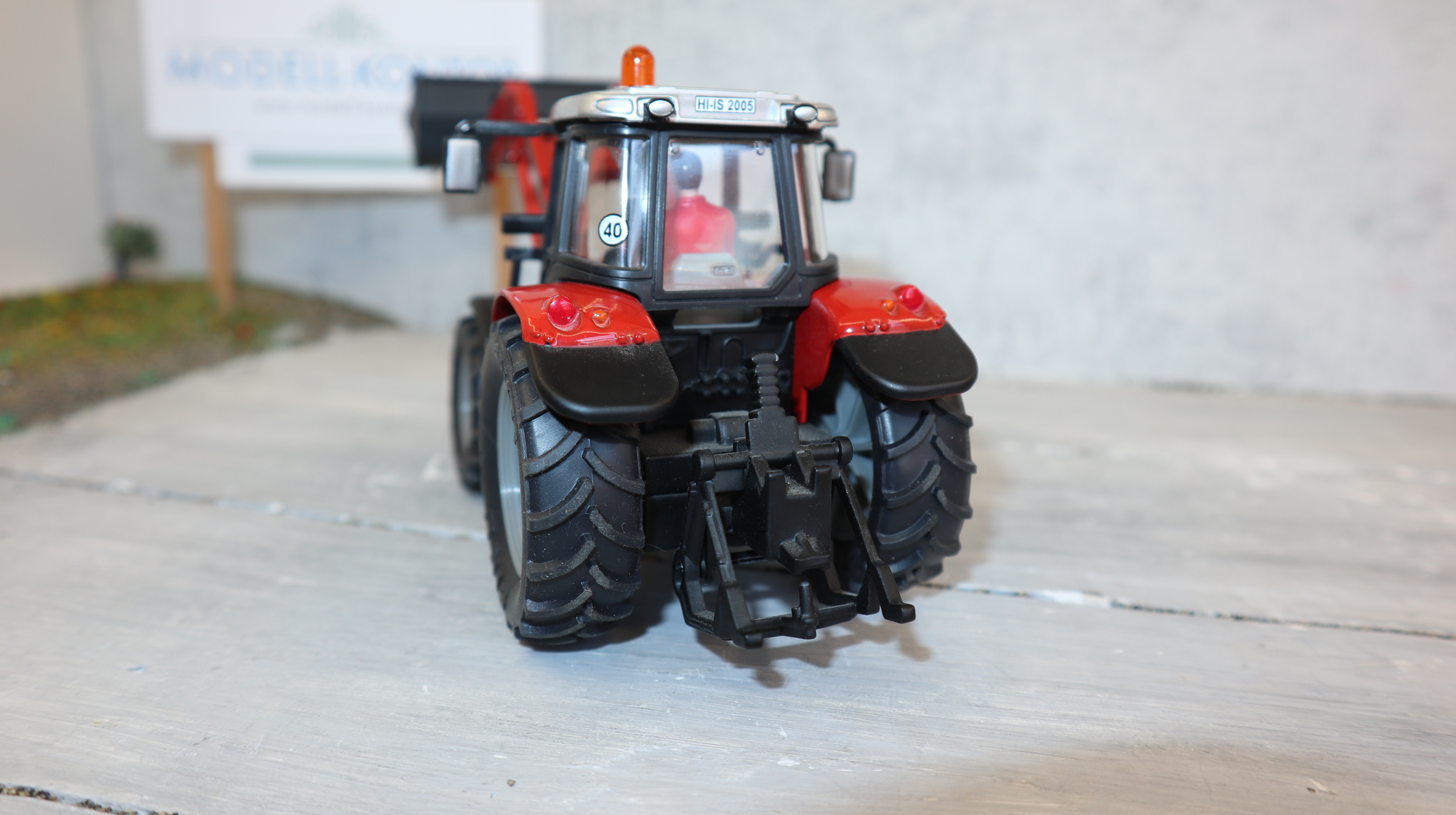 Siku 3693 in 1:32,  Massey Ferguson 894 mit Frontlader, TOP ohne OVP
