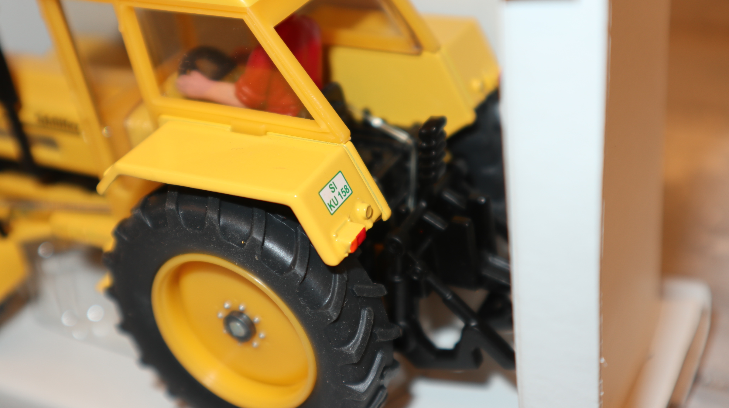 Siku 3469 in 1:32,  Schlüter 1250L in GELB, NEU in OVP
