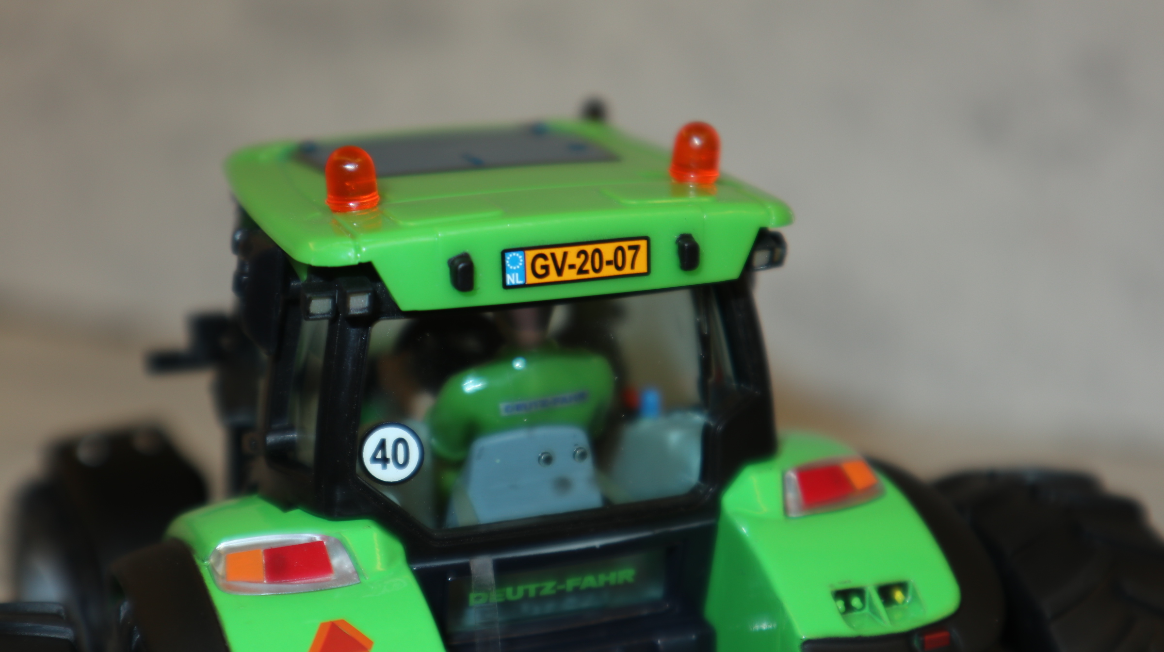 Siku 3055 in 1:32,  Deutz-Fahr K110  LCN Zwolle 2007 Dual HA, NEU in OVP