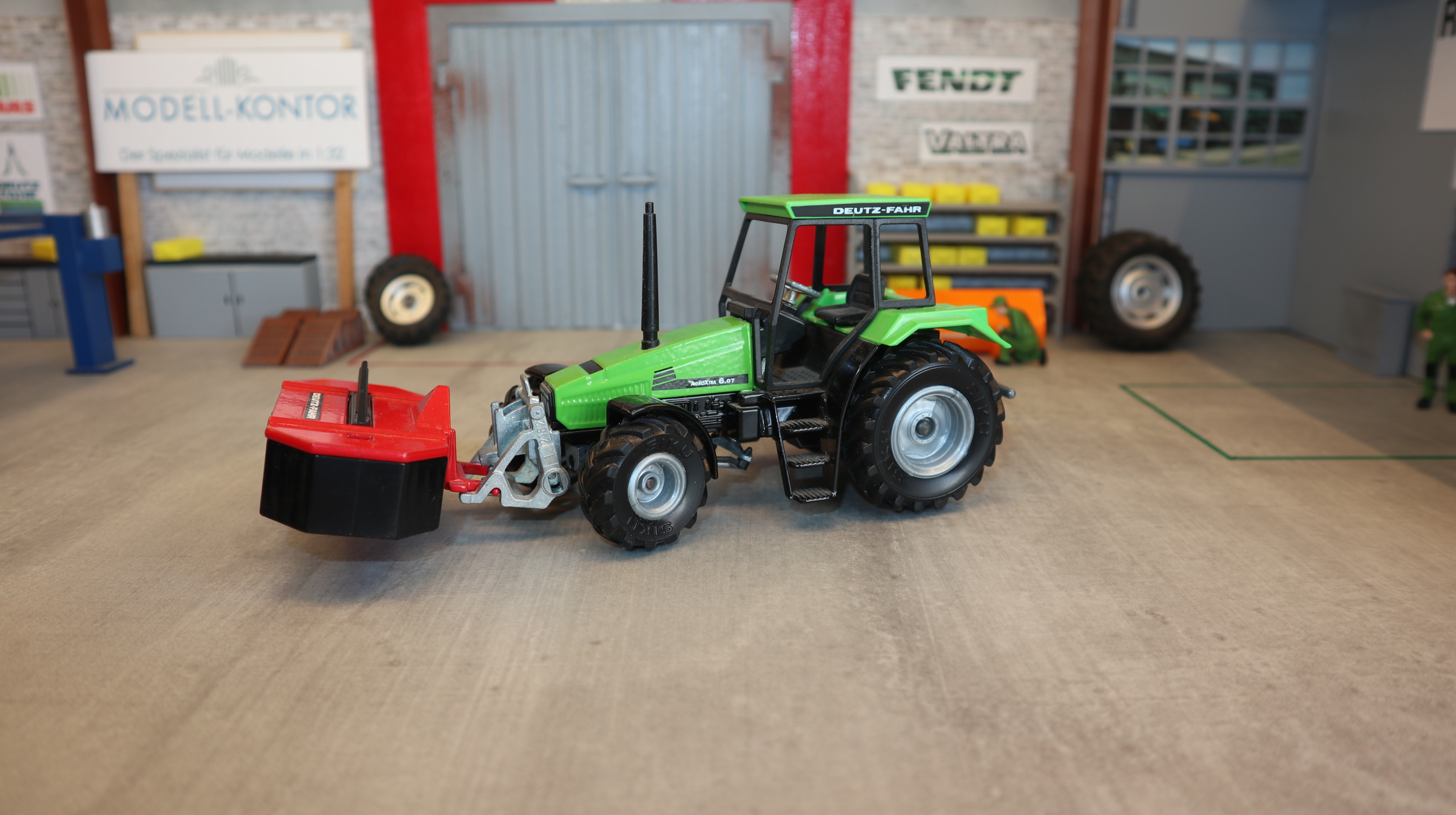 Siku 3156 in 1:32, Deutz-Fahr Agroxtra mit Deutz Mähwerk, Version 1
