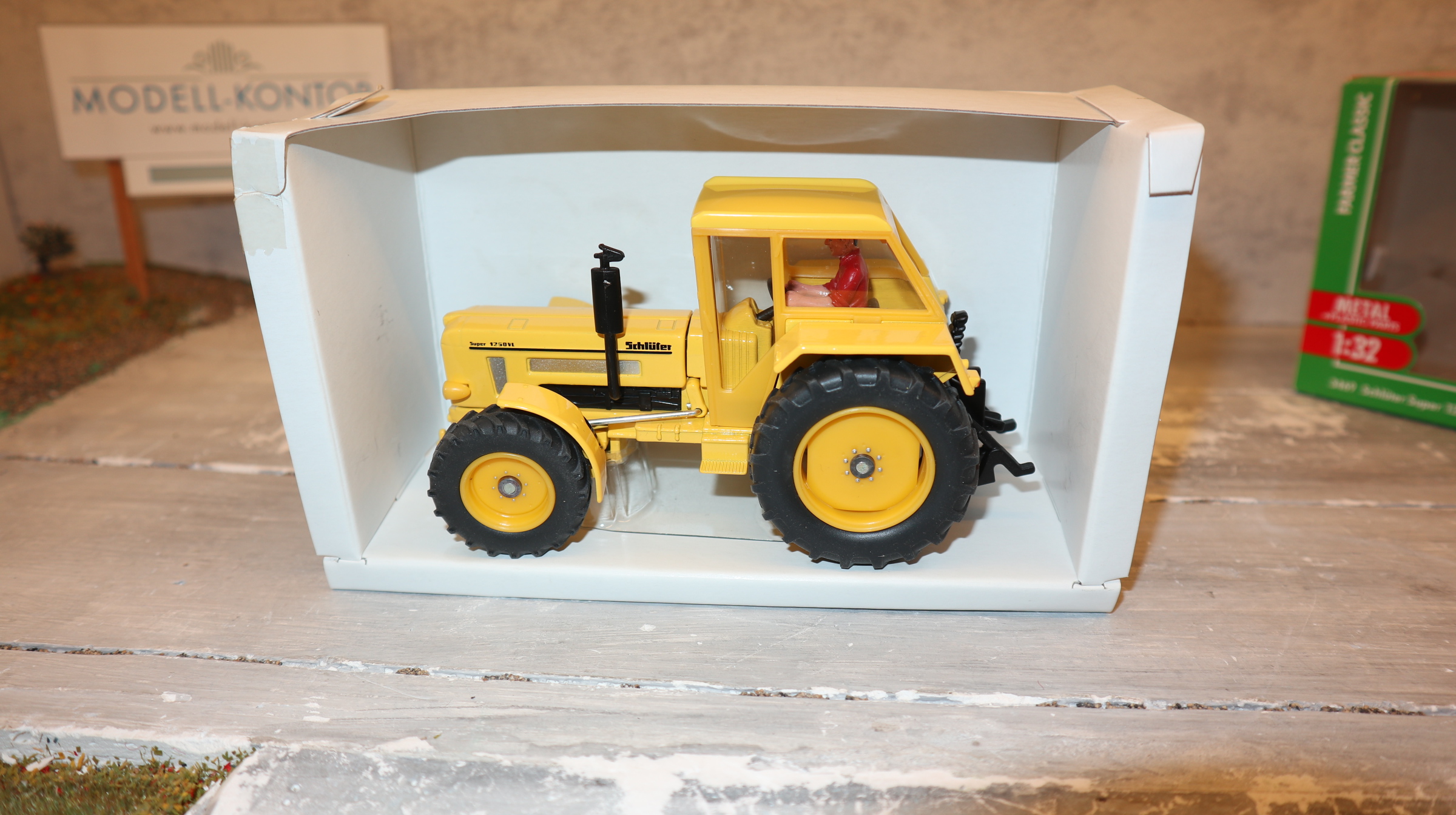 Siku 3469 in 1:32,  Schlüter 1250L in GELB, NEU in OVP