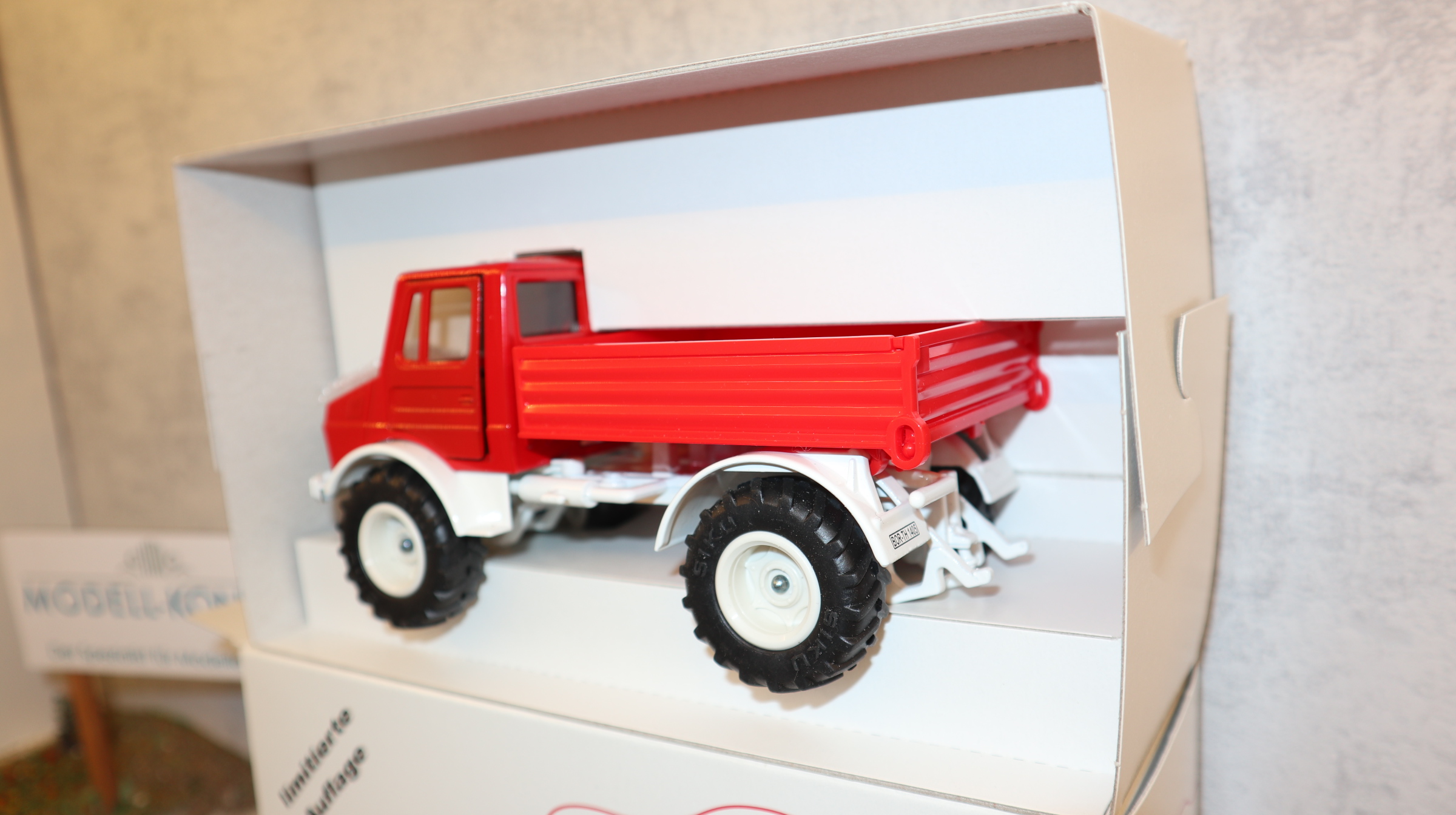 Siku 3153 in 1:32,  Unimog 1500 ROT-Weis Sondermodell SSC 2016, NEU in OVP
