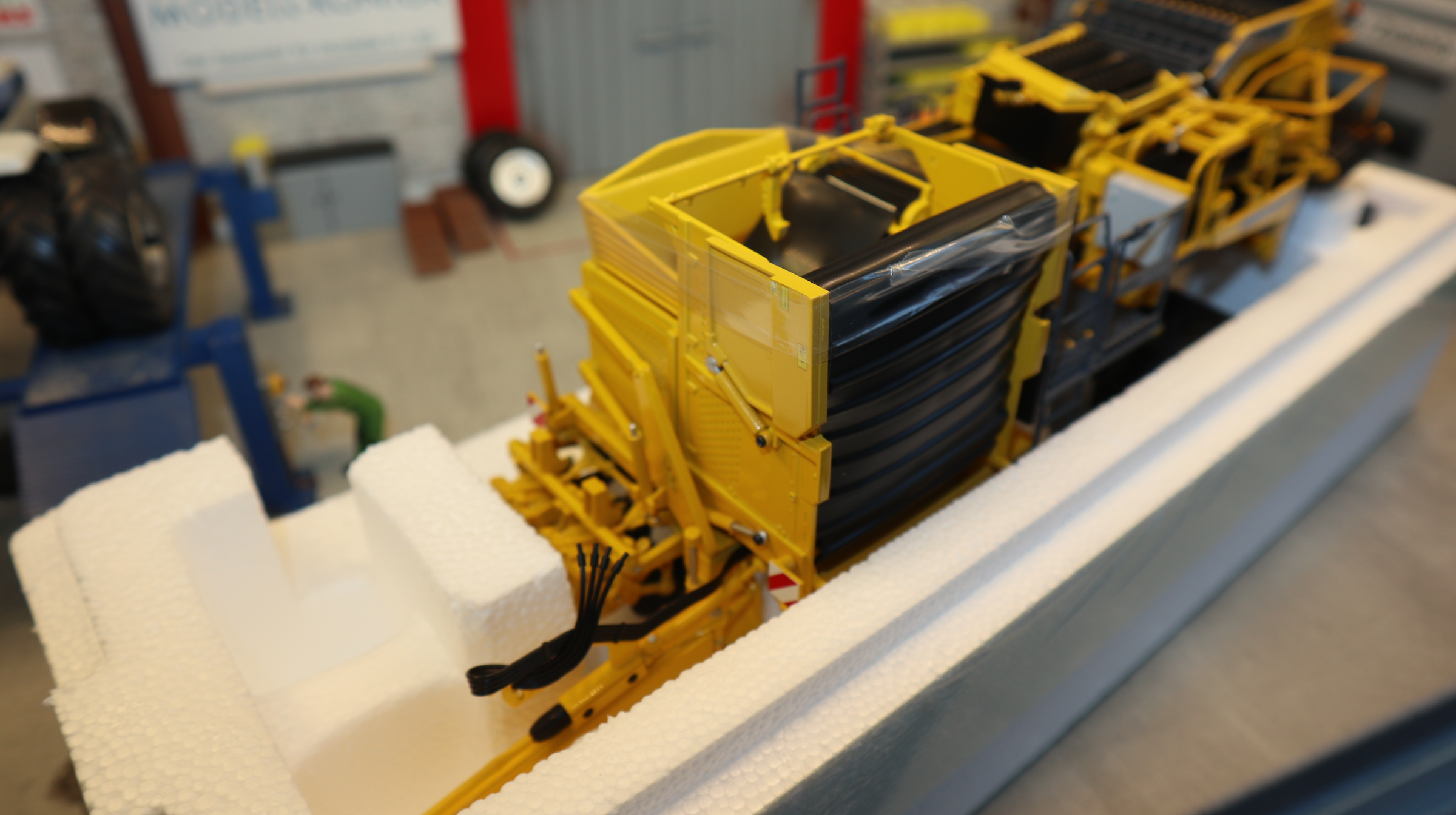 ROS 602595 in 1:32, ROPA Keiler II Kartoffelroder, NEU in OVP