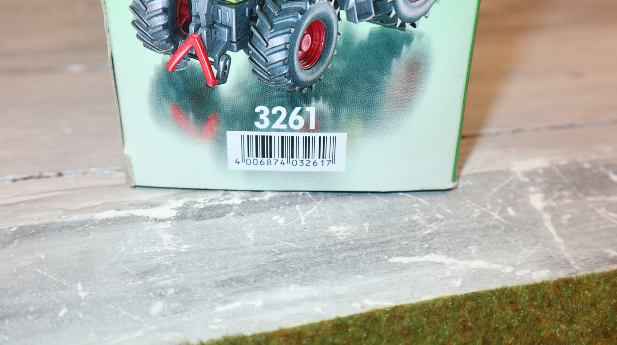 Siku 3261 in 1:32 Claas Axion 850,  NEU in OVP