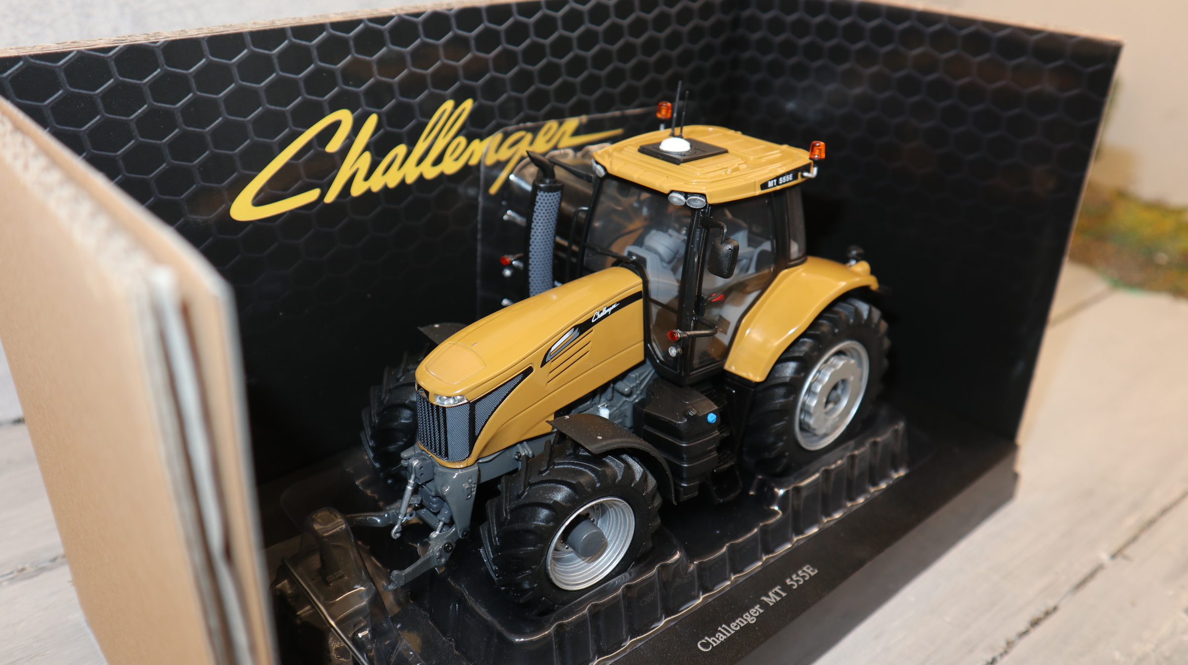 UH 4875 in 1:32  Challenger MT 555 E (Challenger ist FENDT in den USA) NEU in OVP